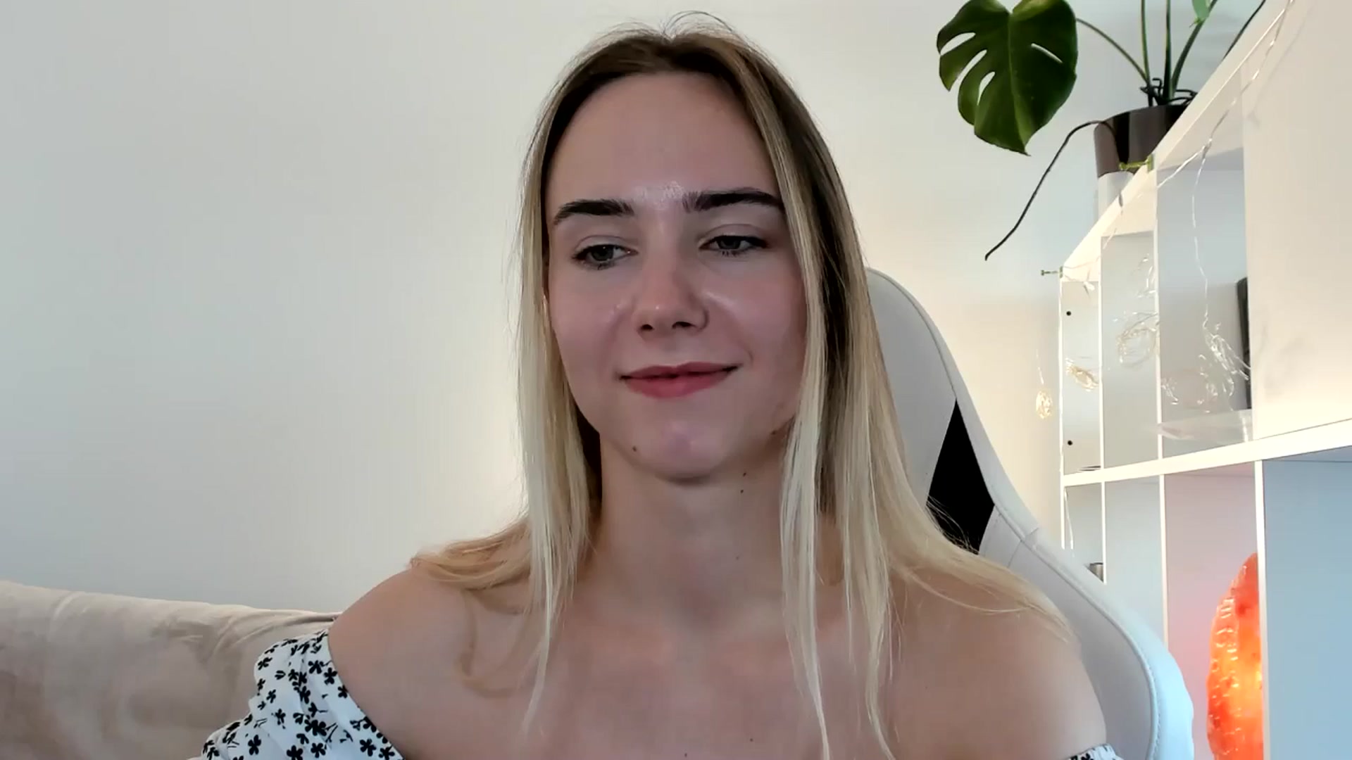 Gallery image thumbnail from OhAlisa's myfreecams stream on, 06/15/2025, 17:14 image 2 of 20