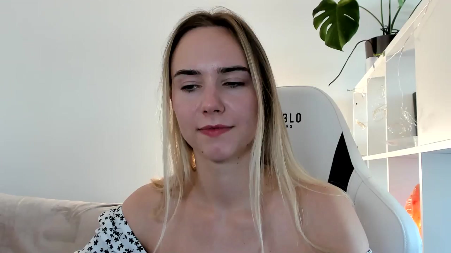 Gallery image thumbnail from OhAlisa's myfreecams stream on, 06/15/2025, 17:14 image 1 of 20