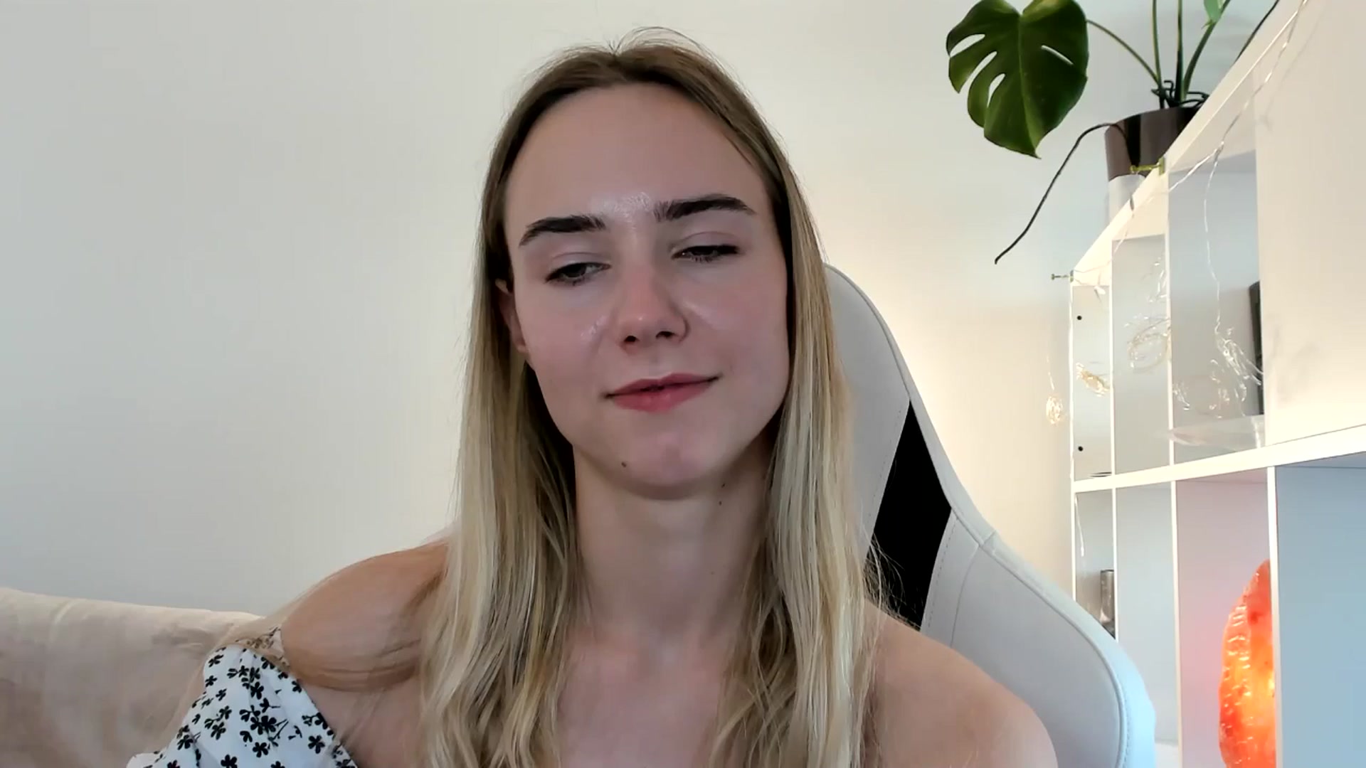 Gallery image thumbnail from OhAlisa's myfreecams stream on, 06/15/2025, 17:14 image 7 of 20