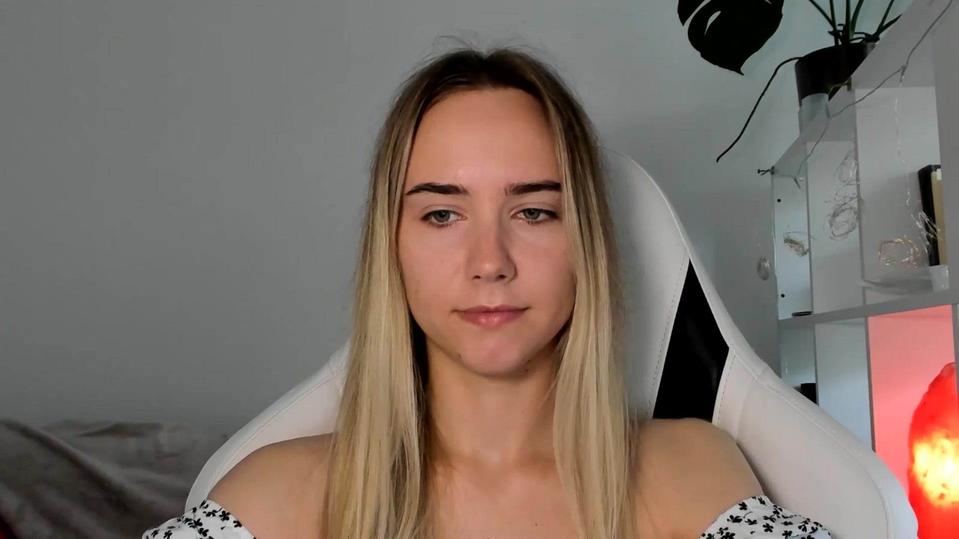 Gallery image thumbnail from OhAlisa's myfreecams stream on, 06/16/2025, 14:45 image 5 of 20