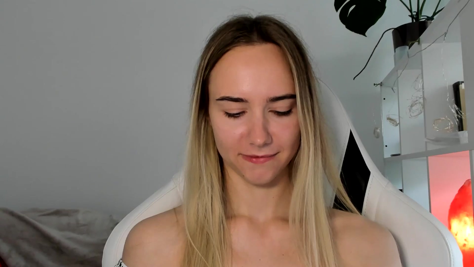 Gallery image thumbnail from OhAlisa's myfreecams stream on, 06/16/2025, 14:45 image 12 of 20