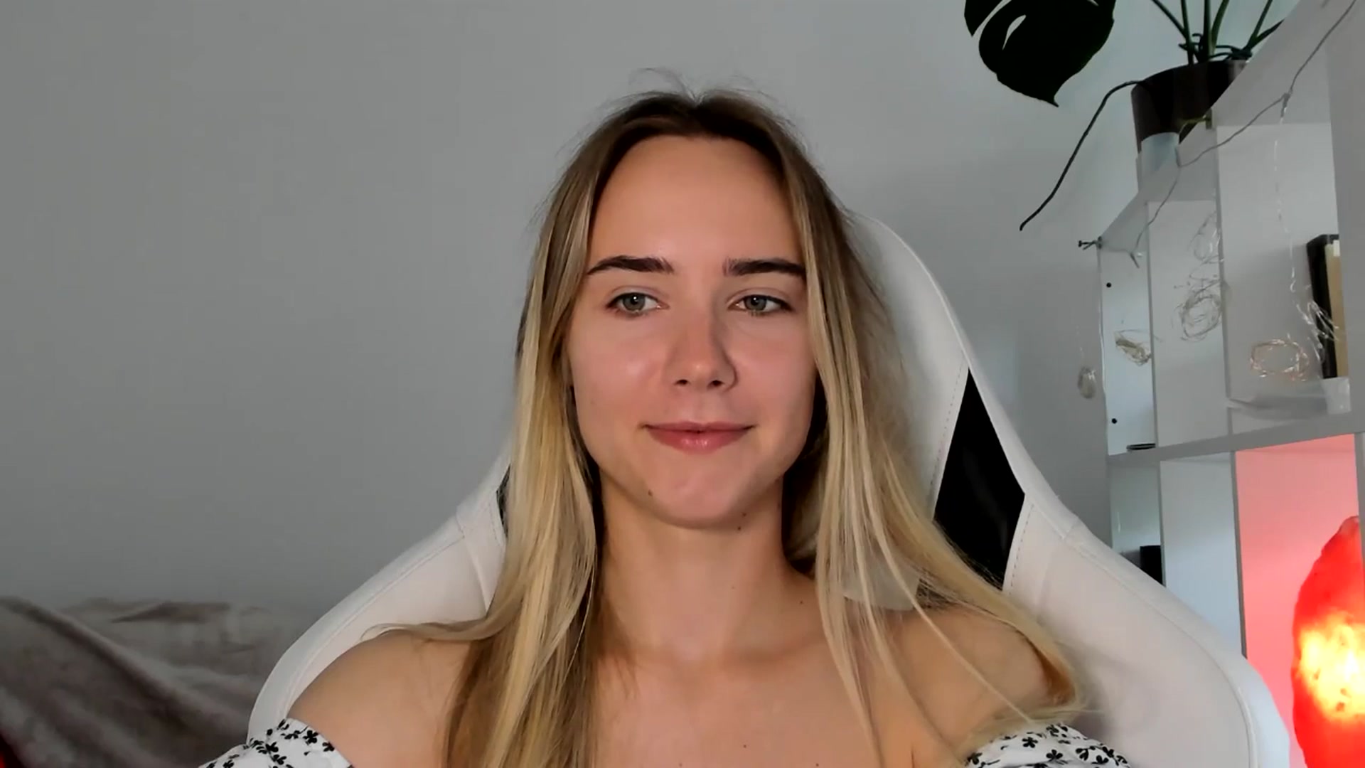 Gallery image thumbnail from OhAlisa's myfreecams stream on, 06/16/2025, 14:45 image 6 of 20