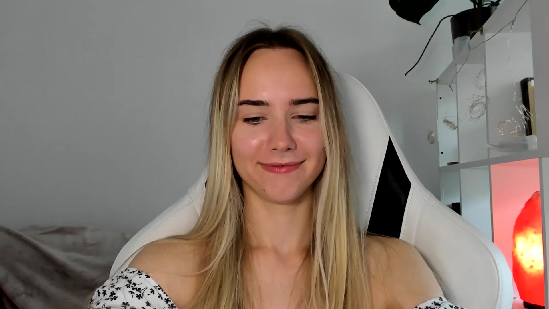 Gallery image thumbnail from OhAlisa's myfreecams stream on, 06/16/2025, 14:45 image 18 of 20