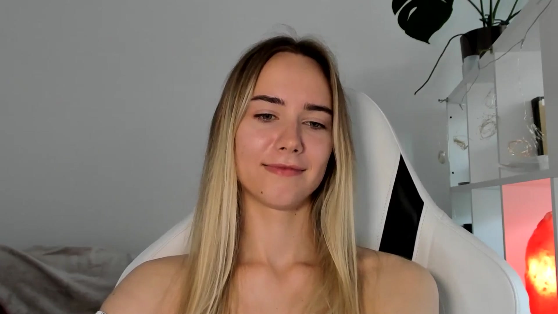 Gallery image thumbnail from OhAlisa's myfreecams stream on, 06/16/2025, 14:45 image 17 of 20
