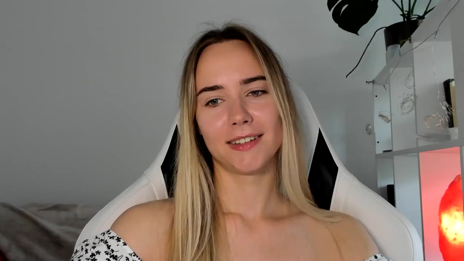 Gallery image thumbnail from OhAlisa's myfreecams stream on, 06/16/2025, 14:45 image 14 of 20