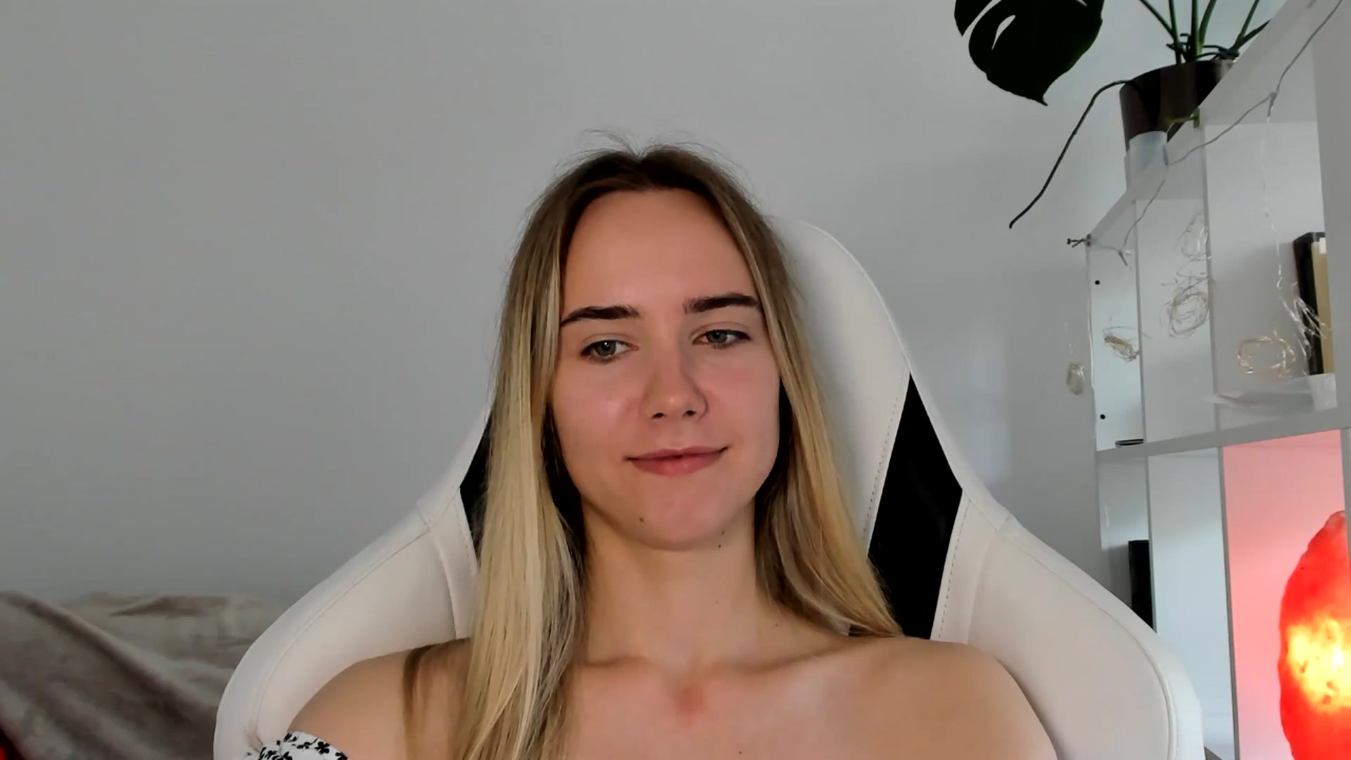 Gallery image thumbnail from OhAlisa's myfreecams stream on, 06/16/2025, 14:45 image 8 of 20