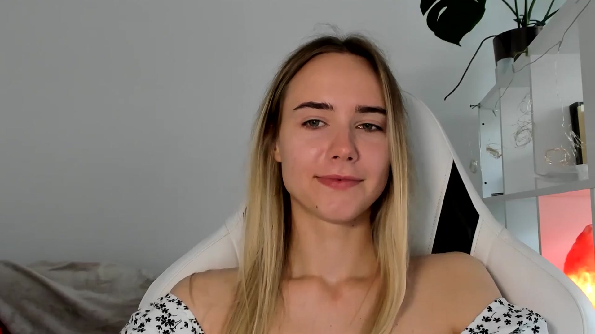 Gallery image thumbnail from OhAlisa's myfreecams stream on, 06/16/2025, 14:45 image 9 of 20