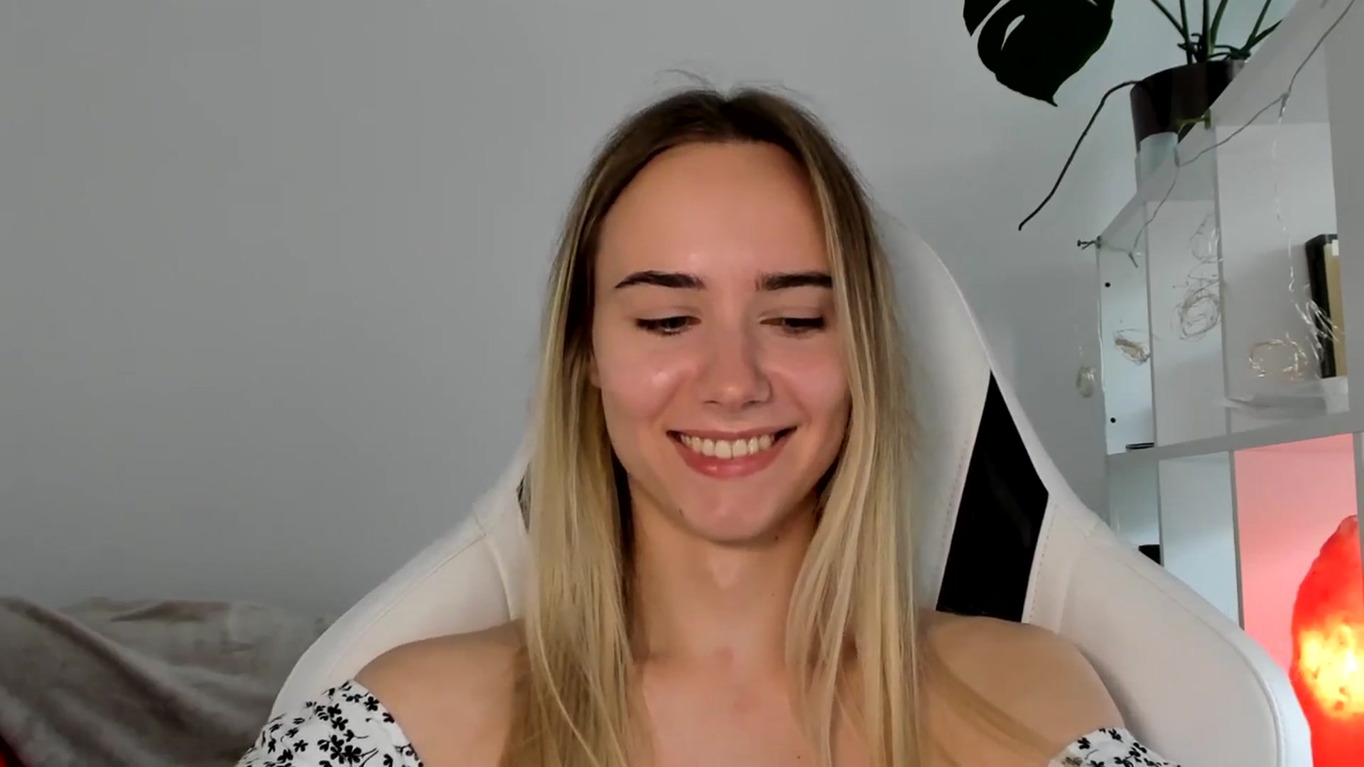 Gallery image thumbnail from OhAlisa's myfreecams stream on, 06/16/2025, 14:45 image 11 of 20