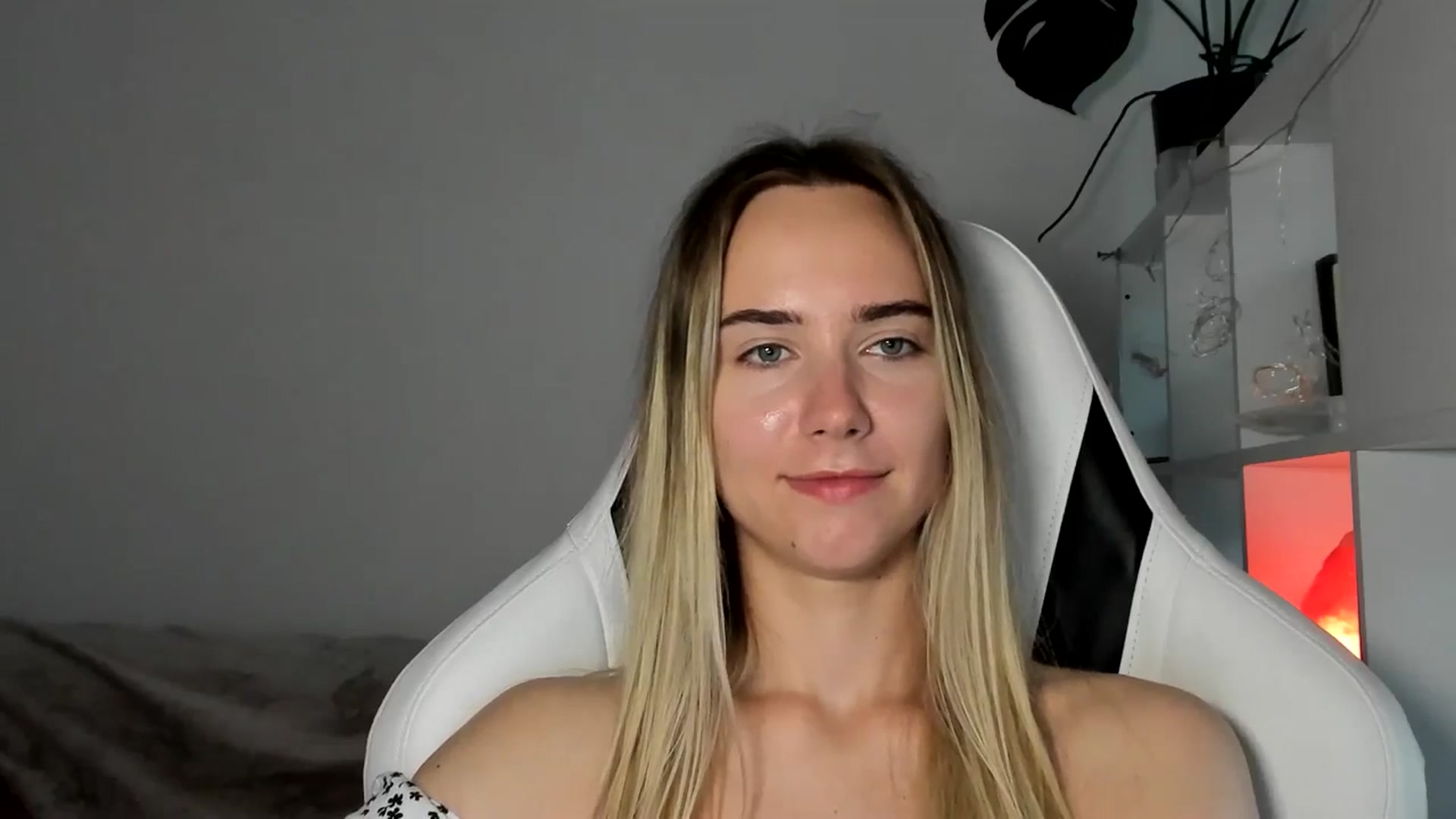 Gallery image thumbnail from OhAlisa's myfreecams stream on, 06/16/2025, 17:47 image 10 of 20
