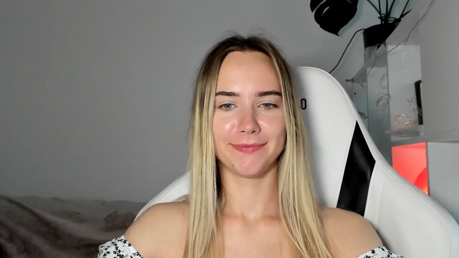Gallery image thumbnail from OhAlisa's myfreecams stream on, 06/16/2025, 17:47 image 8 of 20
