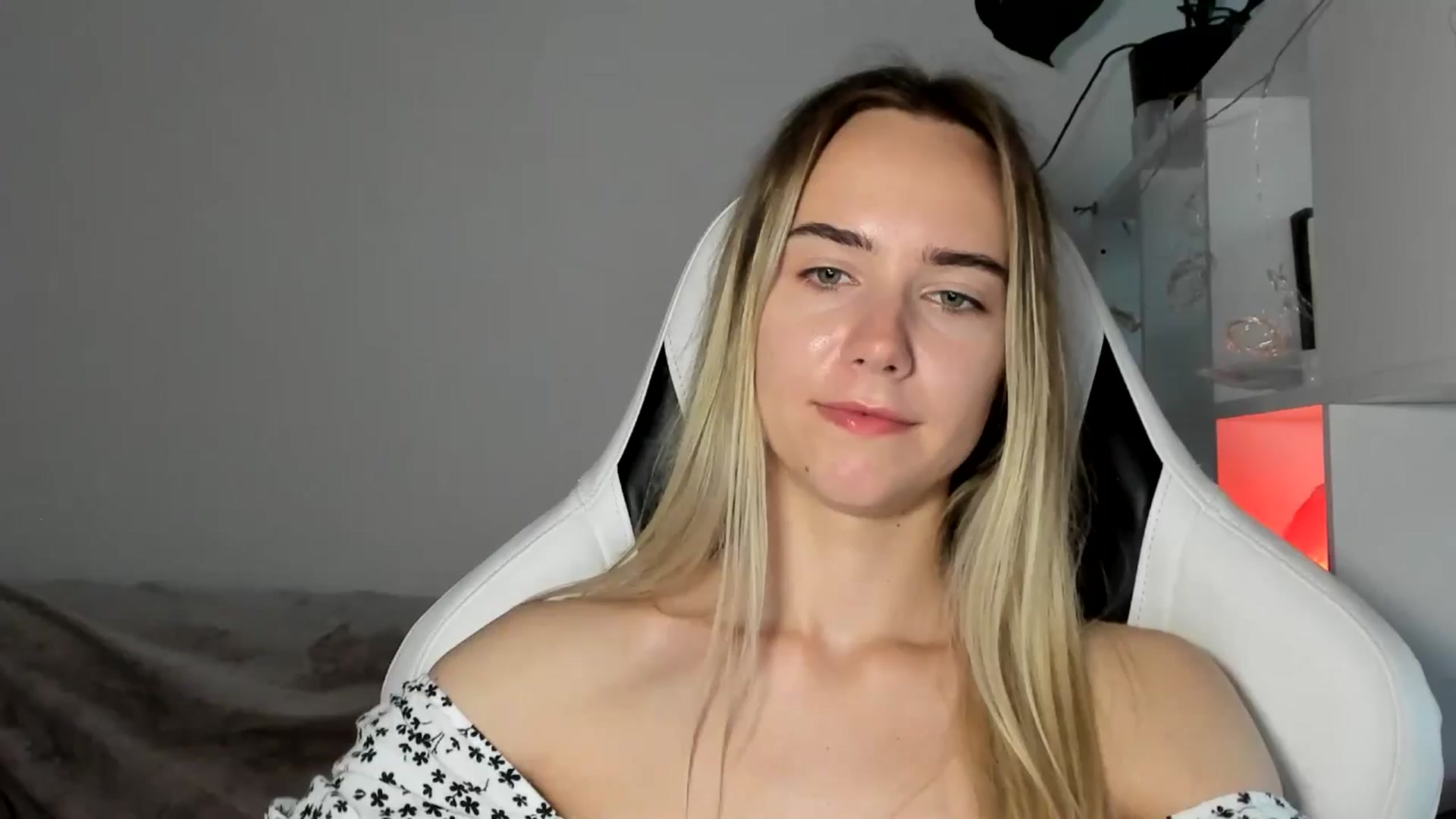 Gallery image thumbnail from OhAlisa's myfreecams stream on, 06/16/2025, 17:47 image 15 of 20
