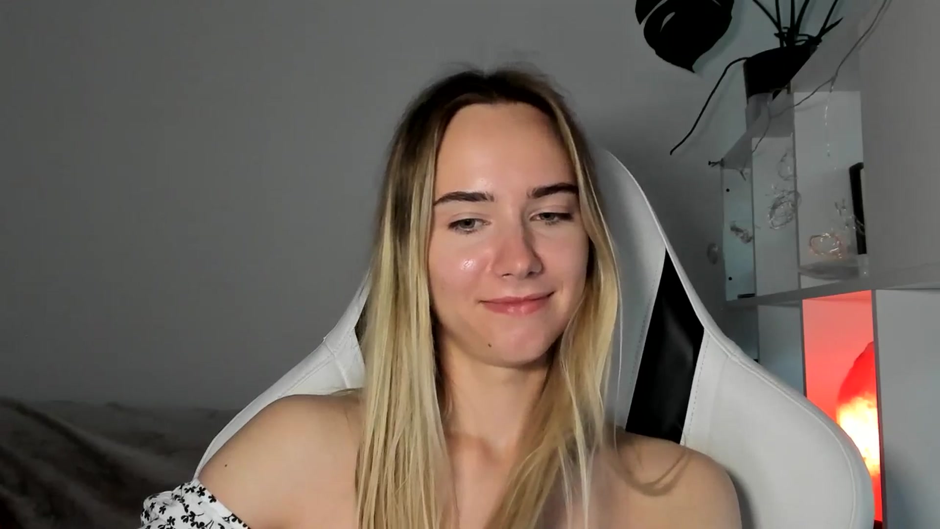 Gallery image thumbnail from OhAlisa's myfreecams stream on, 06/16/2025, 17:47 image 9 of 20