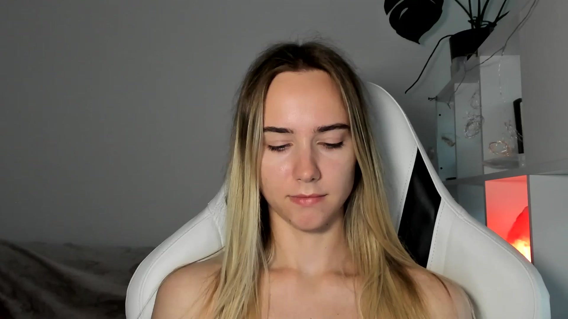 Gallery image thumbnail from OhAlisa's myfreecams stream on, 06/16/2025, 17:47 image 5 of 20