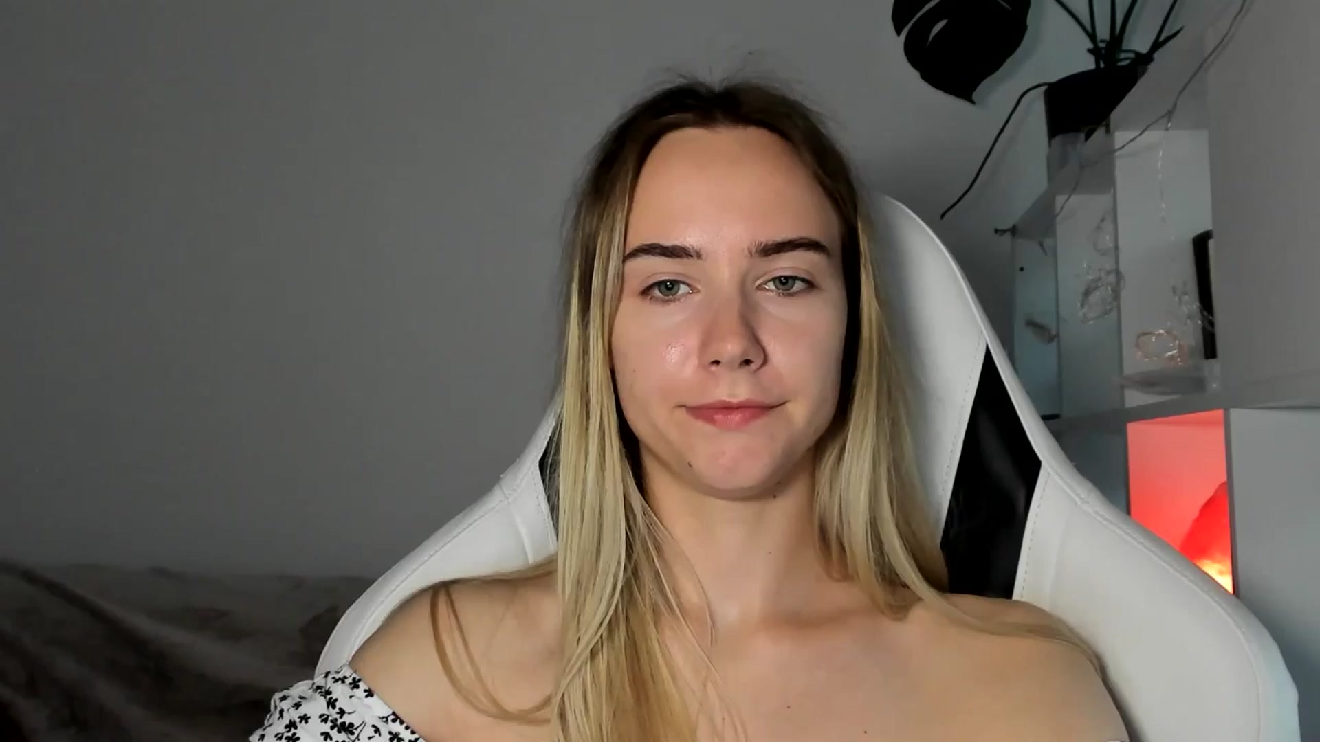 Gallery image thumbnail from OhAlisa's myfreecams stream on, 06/16/2025, 17:47 image 4 of 20