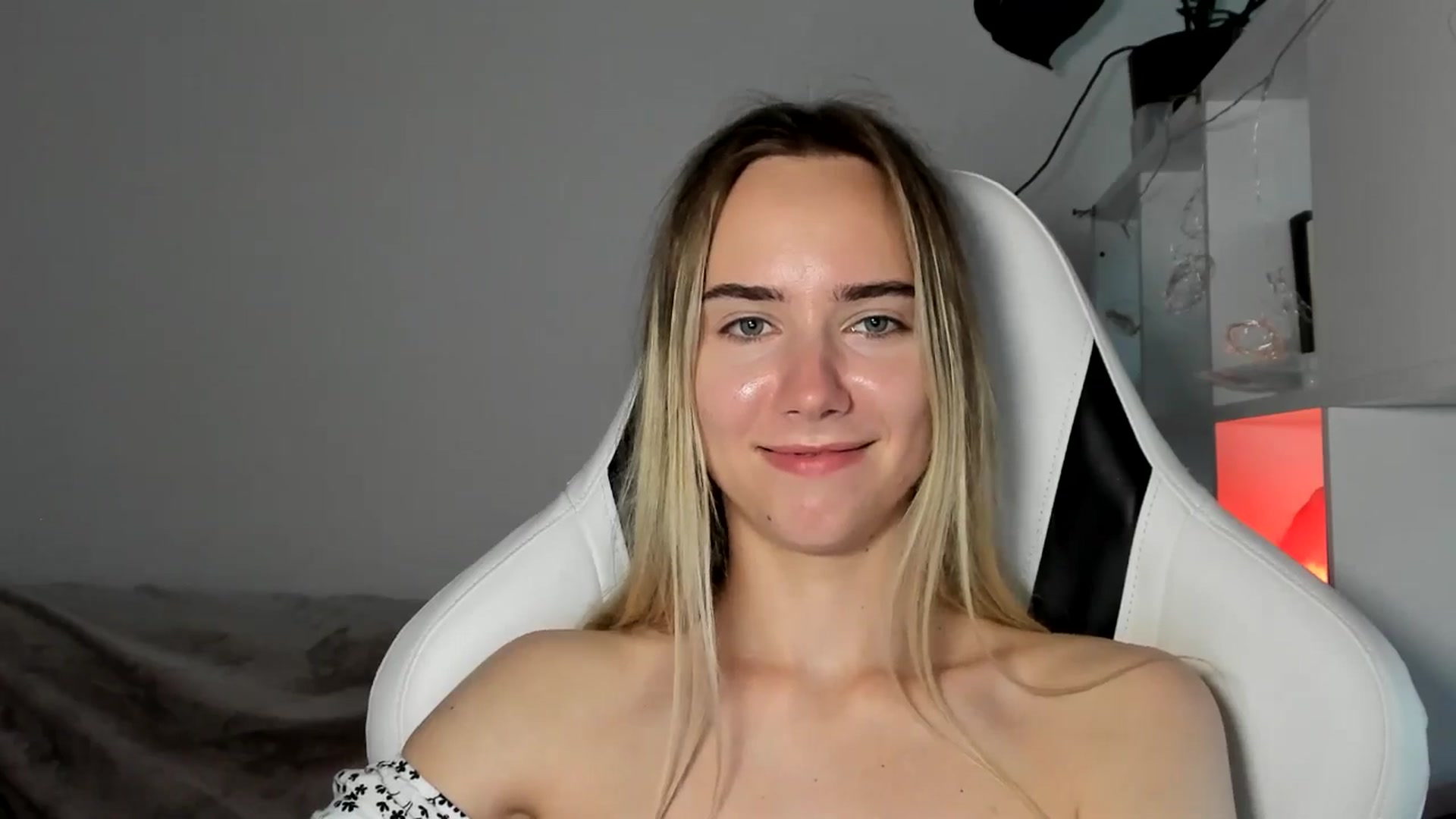 Gallery image thumbnail from OhAlisa's myfreecams stream on, 06/16/2025, 17:47 image 13 of 20