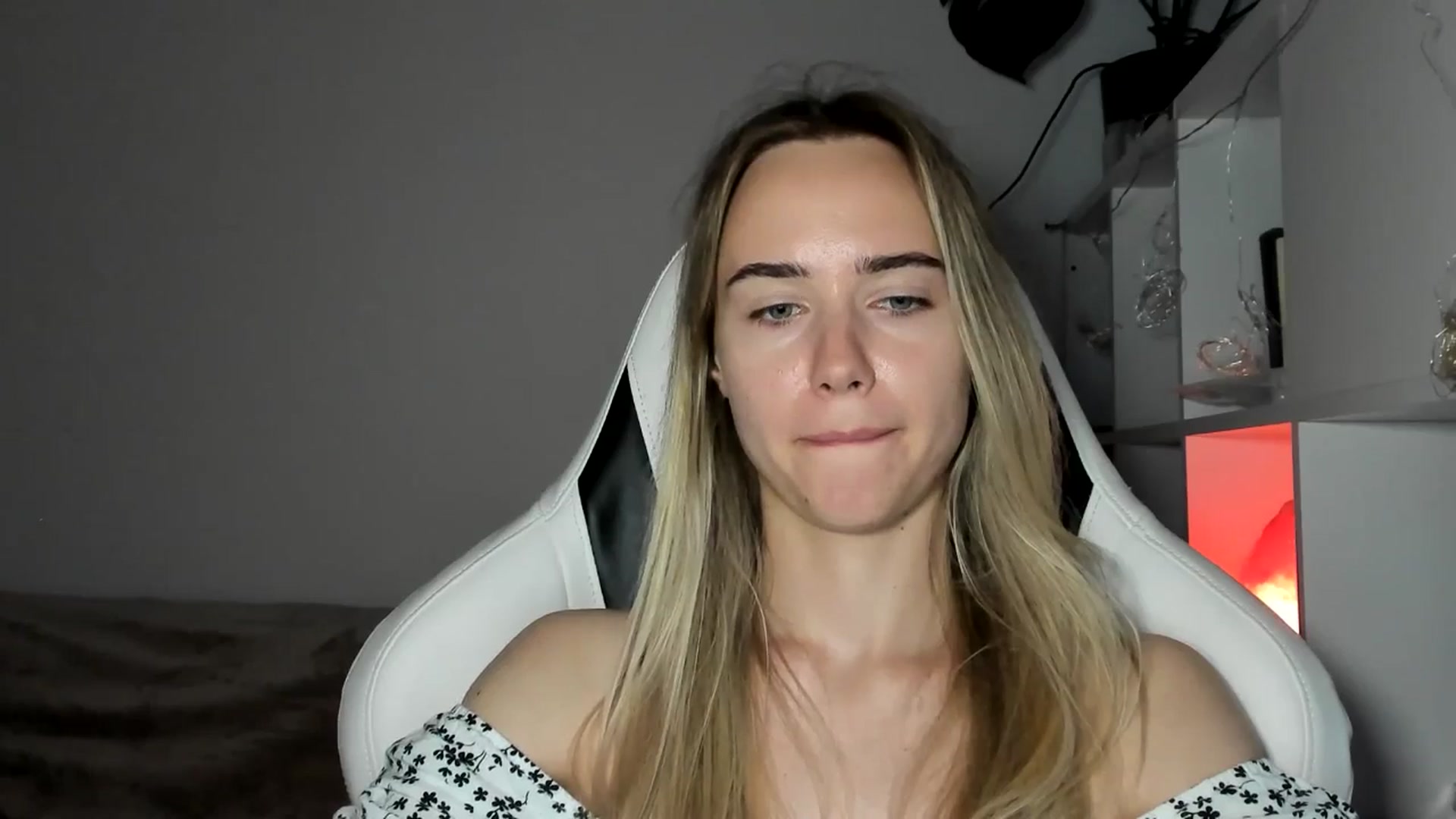 Gallery image thumbnail from OhAlisa's myfreecams stream on, 06/16/2025, 19:00 image 12 of 20