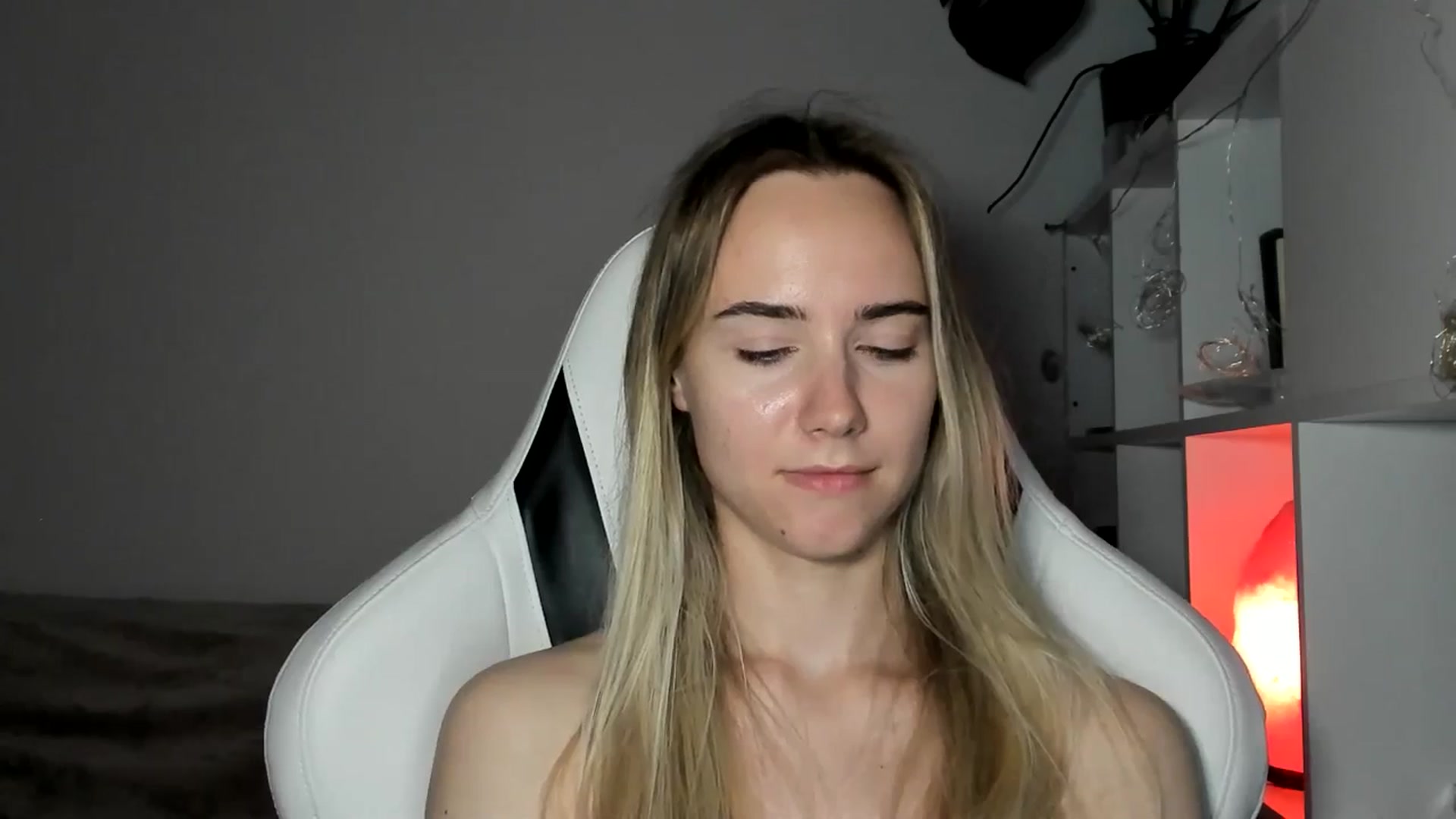 Gallery image thumbnail from OhAlisa's myfreecams stream on, 06/16/2025, 19:00 image 17 of 20