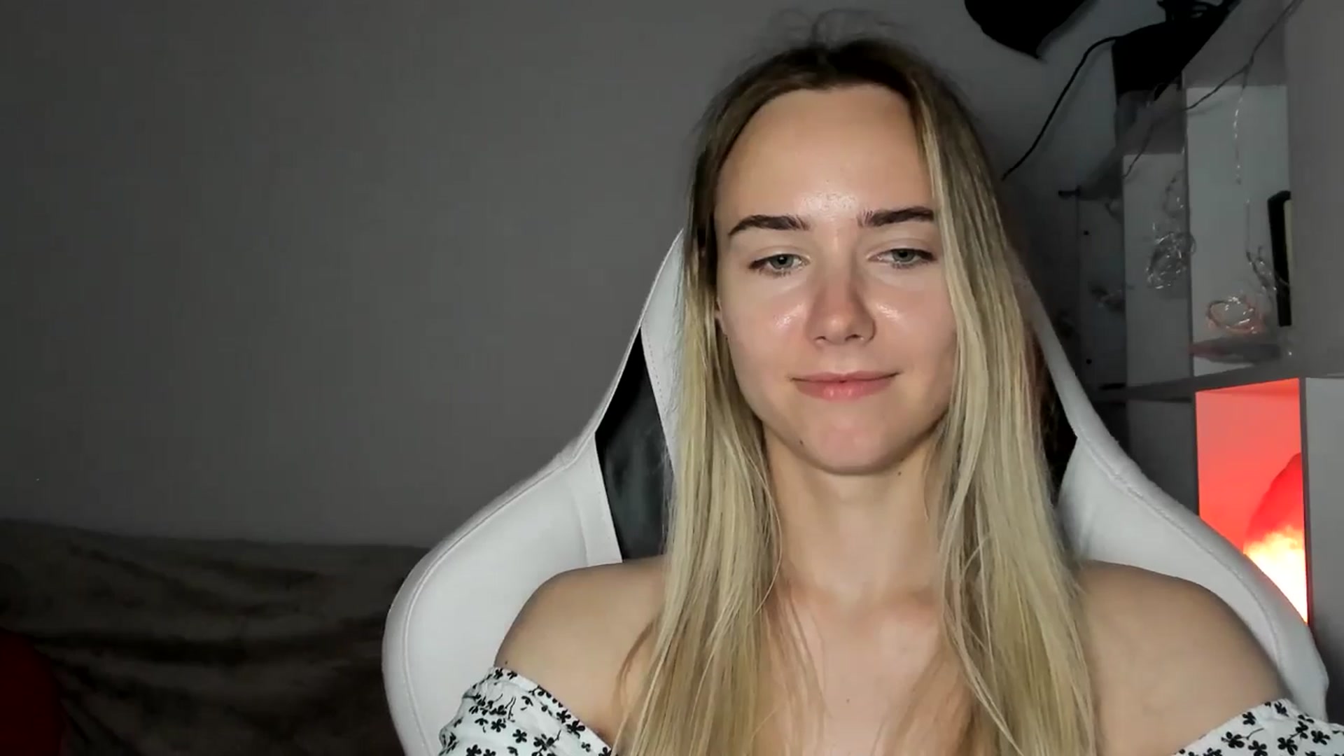Gallery image thumbnail from OhAlisa's myfreecams stream on, 06/16/2025, 19:00 image 3 of 20