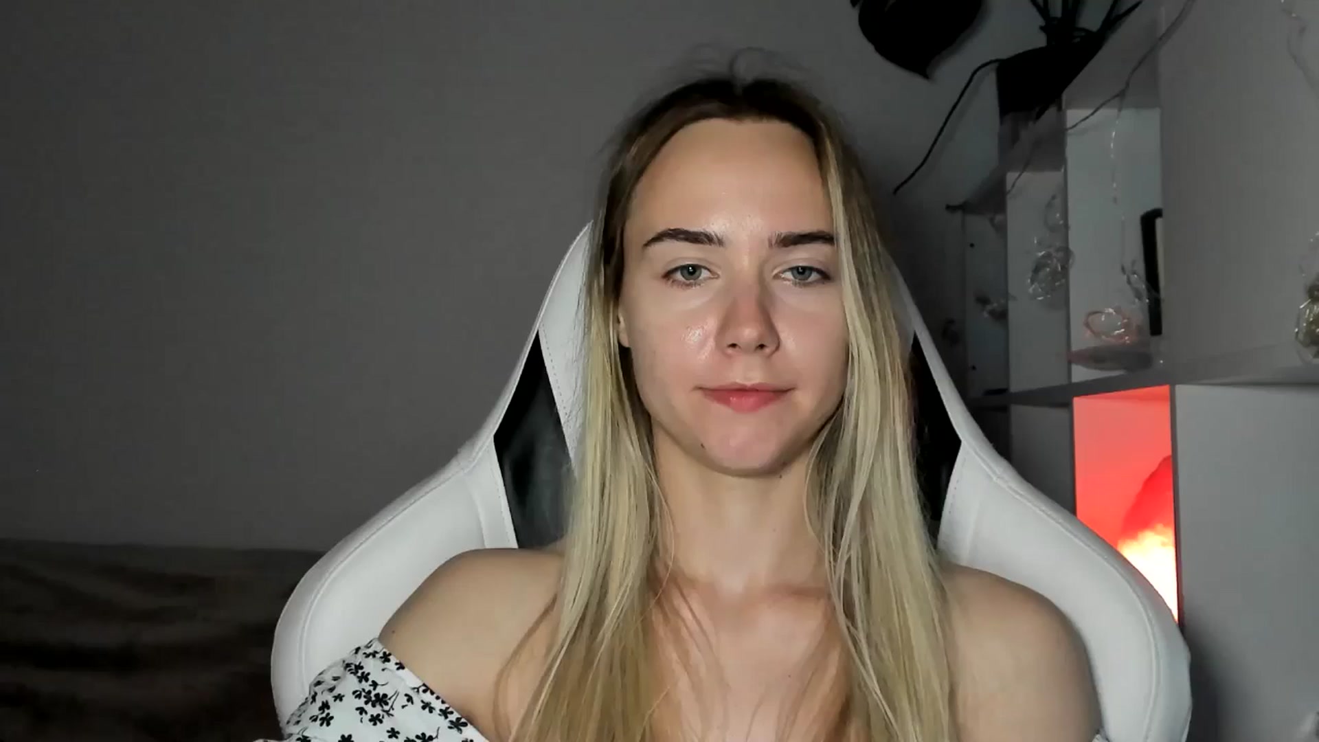 Gallery image thumbnail from OhAlisa's myfreecams stream on, 06/16/2025, 19:00 image 8 of 20