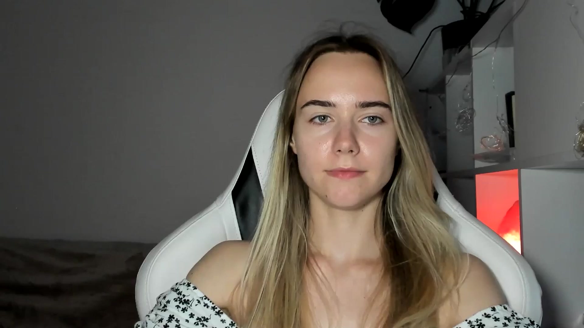 Gallery image thumbnail from OhAlisa's myfreecams stream on, 06/16/2025, 19:00 image 10 of 20