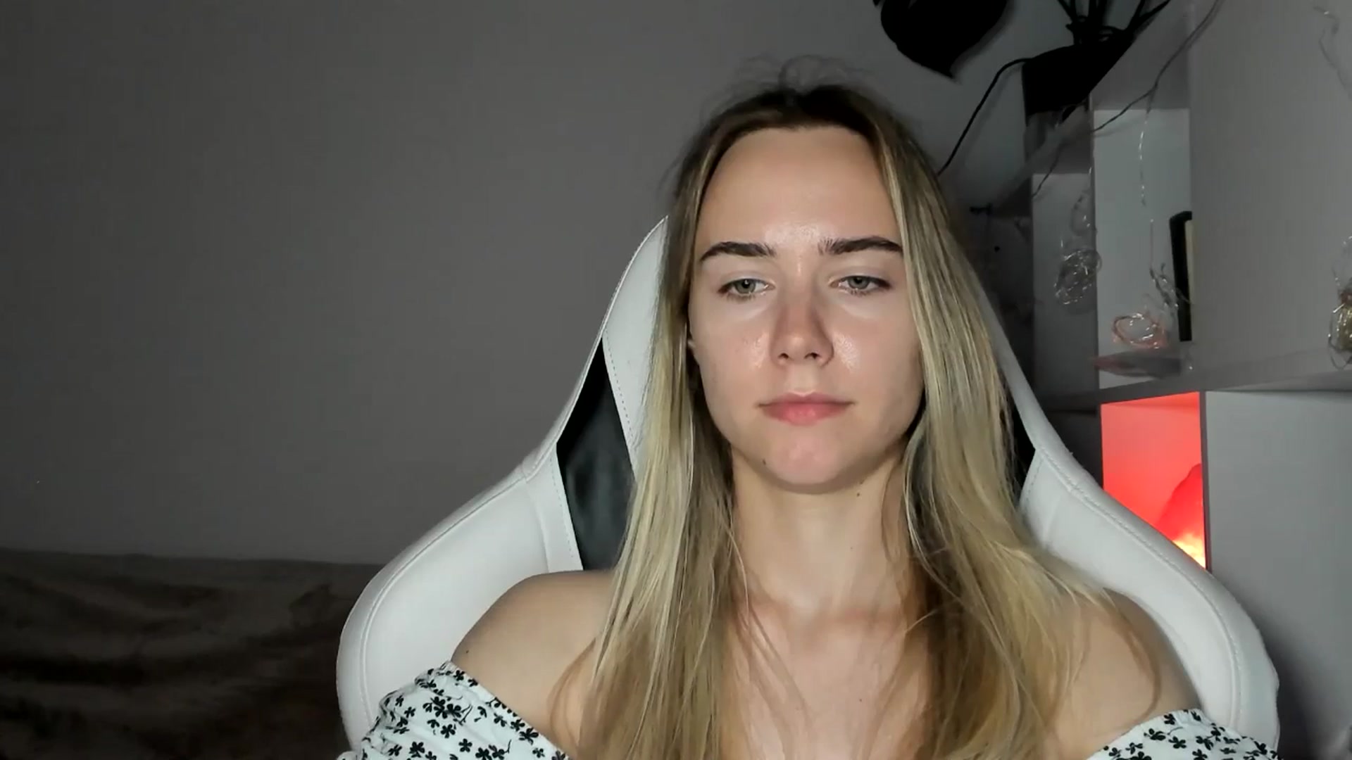 Gallery image thumbnail from OhAlisa's myfreecams stream on, 06/16/2025, 19:00 image 15 of 20