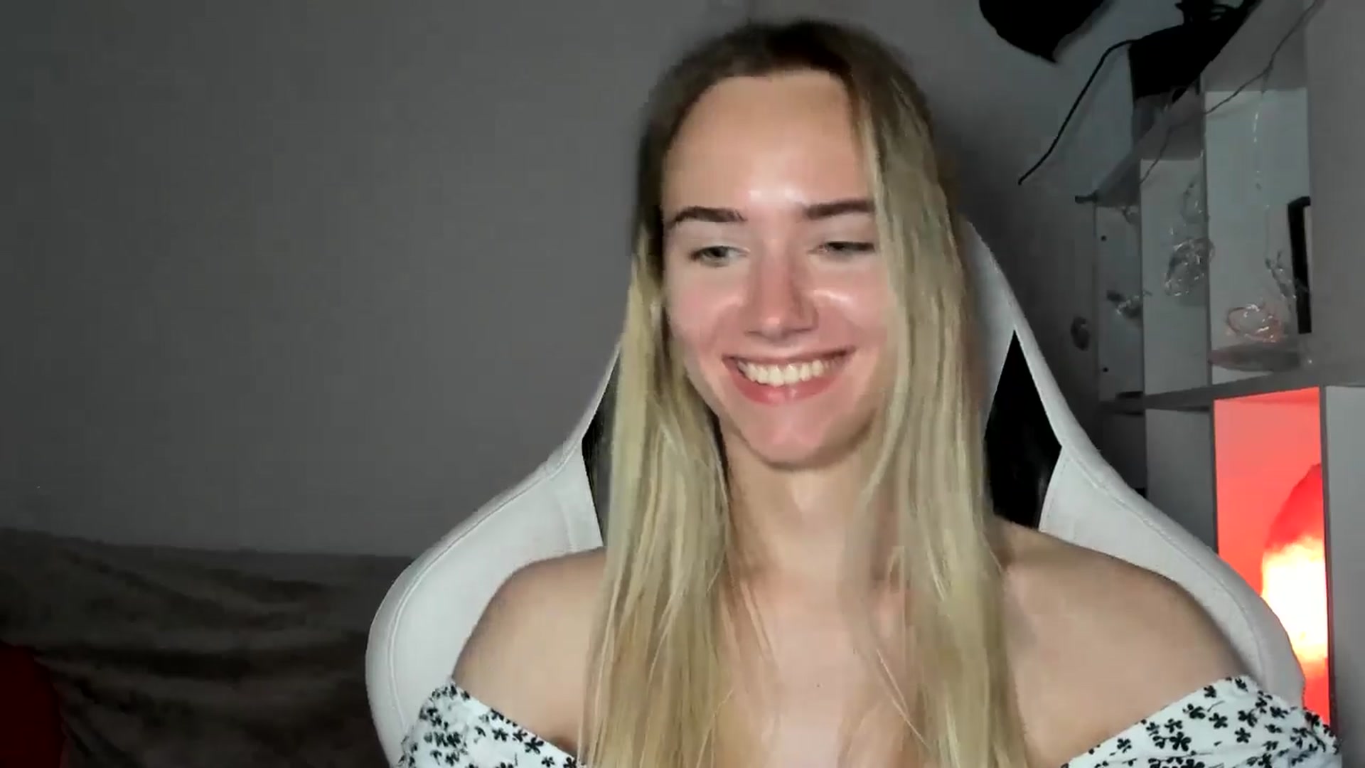 Gallery image thumbnail from OhAlisa's myfreecams stream on, 06/16/2025, 19:00 image 2 of 20