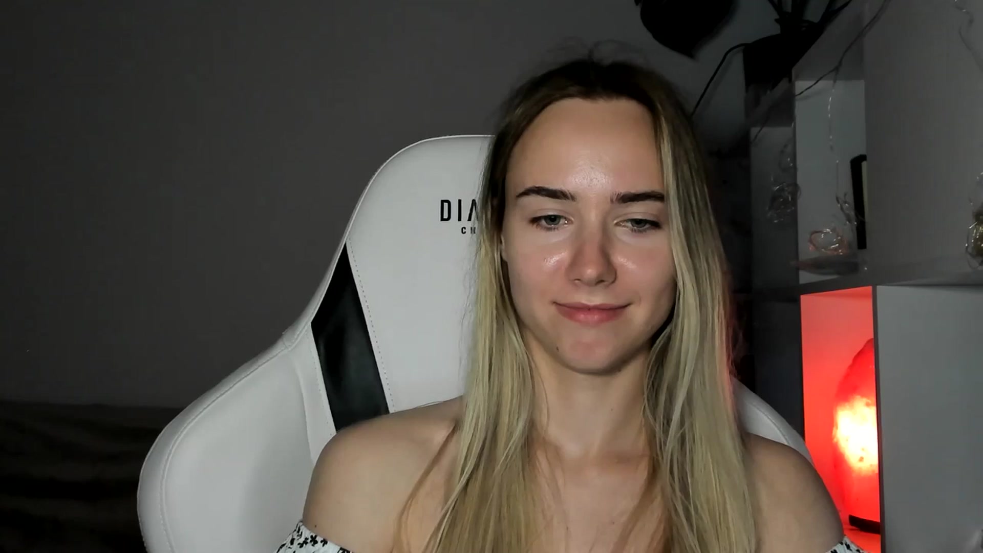 Gallery image thumbnail from OhAlisa's myfreecams stream on, 06/16/2025, 19:00 image 6 of 20