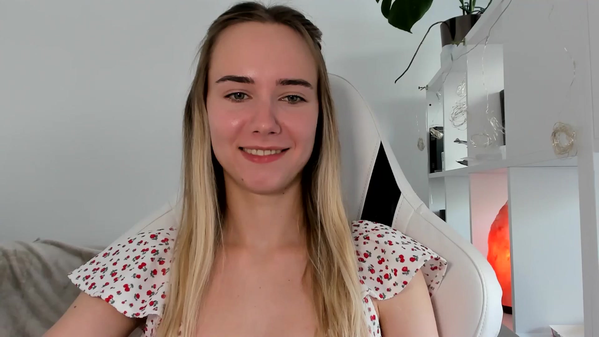 Gallery image thumbnail from OhAlisa's myfreecams stream on, 06/17/2025, 14:10 image 10 of 20