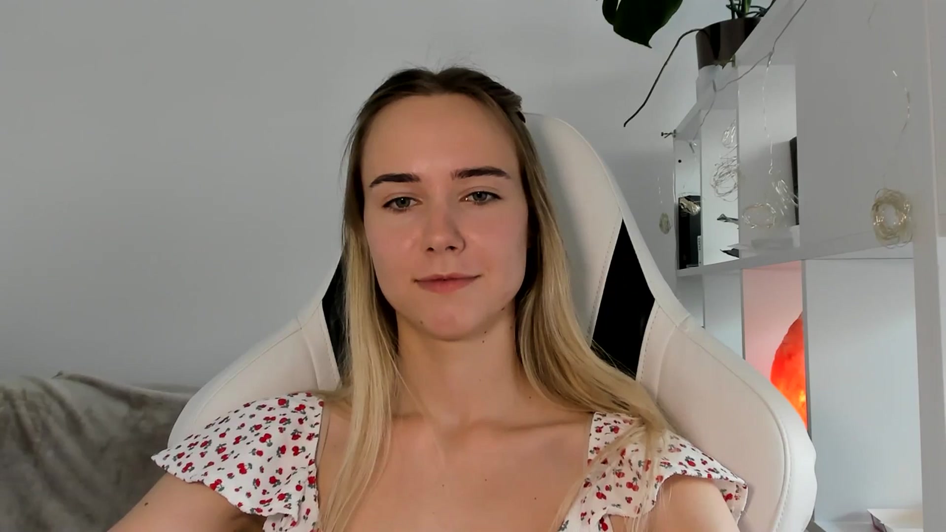 Gallery image thumbnail from OhAlisa's myfreecams stream on, 06/17/2025, 14:10 image 14 of 20