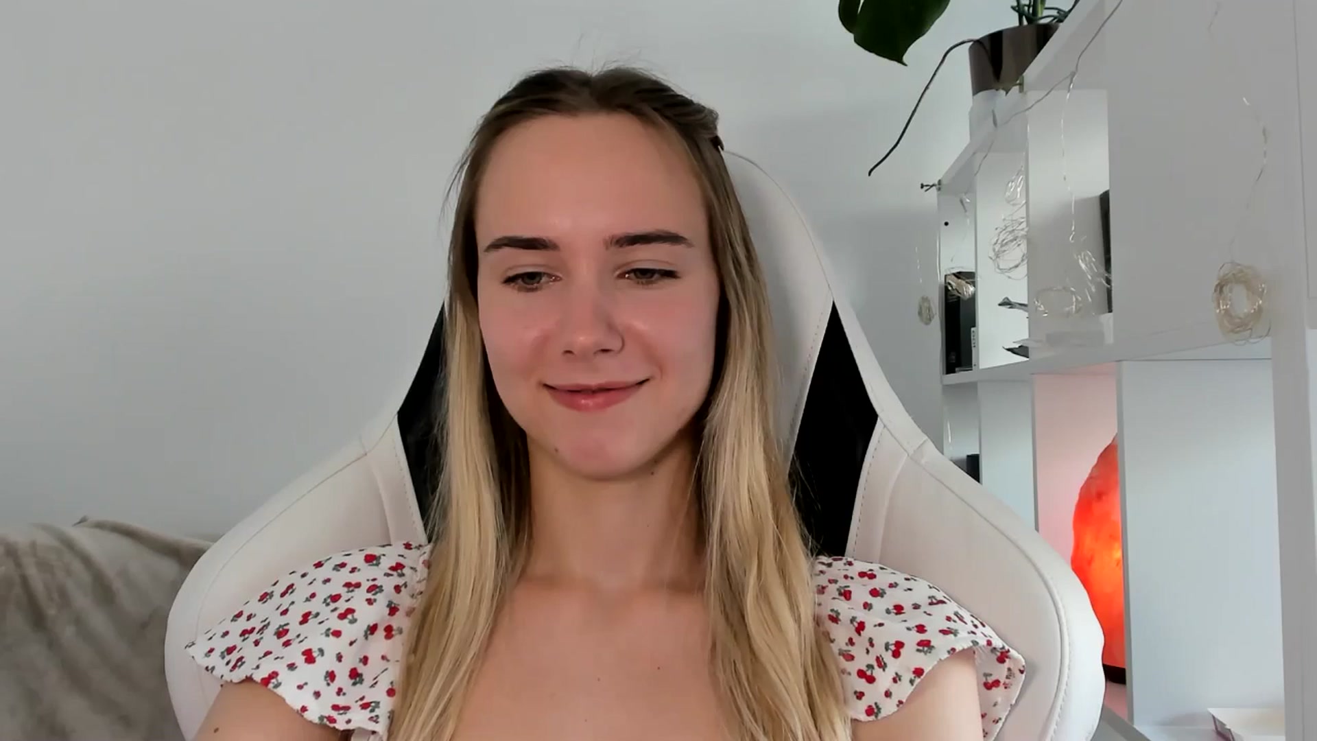 Gallery image thumbnail from OhAlisa's myfreecams stream on, 06/17/2025, 14:10 image 9 of 20