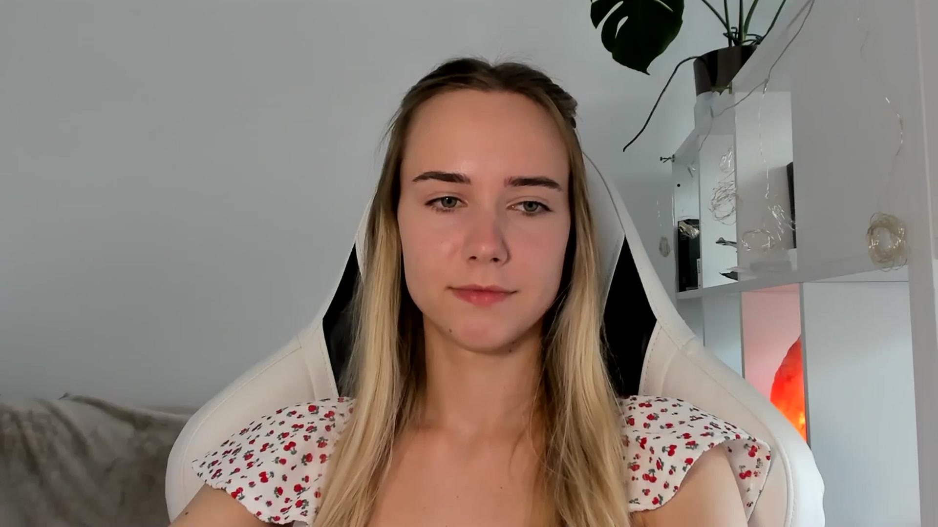 Gallery image thumbnail from OhAlisa's myfreecams stream on, 06/17/2025, 14:10 image 5 of 20