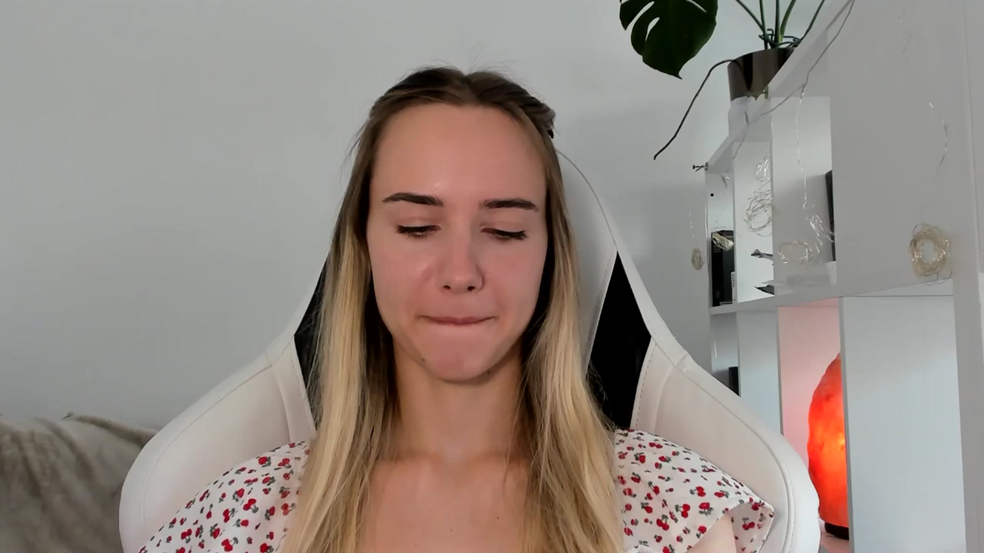 Gallery image thumbnail from OhAlisa's myfreecams stream on, 06/17/2025, 14:10 image 6 of 20