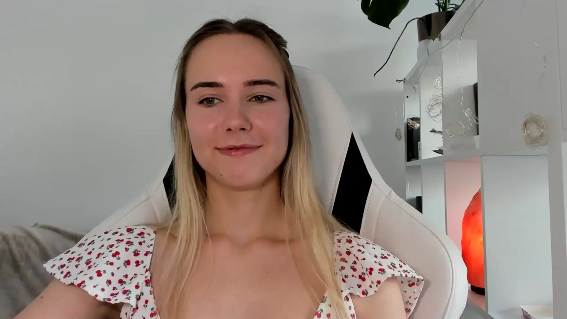 Gallery image thumbnail from OhAlisa's myfreecams stream on, 06/17/2025, 14:10 image 16 of 20
