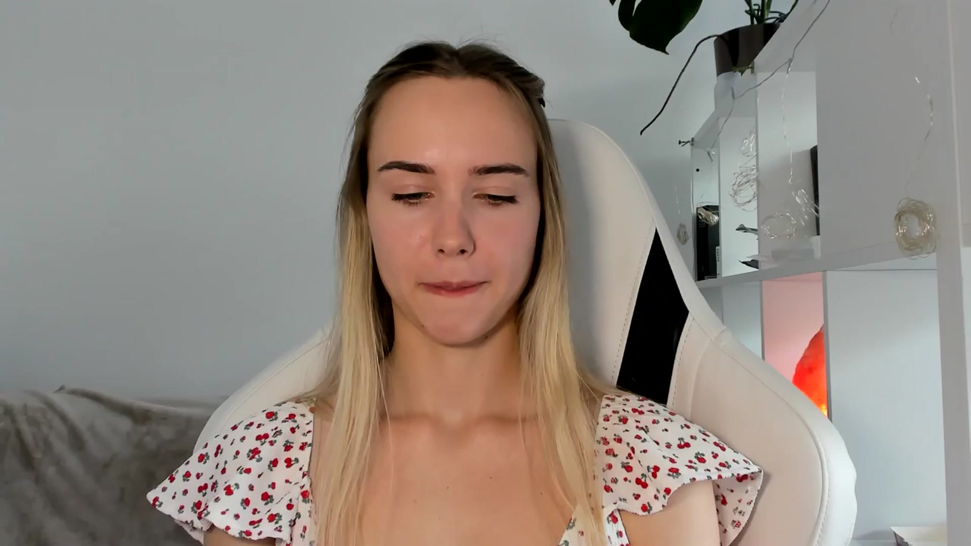Gallery image thumbnail from OhAlisa's myfreecams stream on, 06/17/2025, 14:10 image 15 of 20