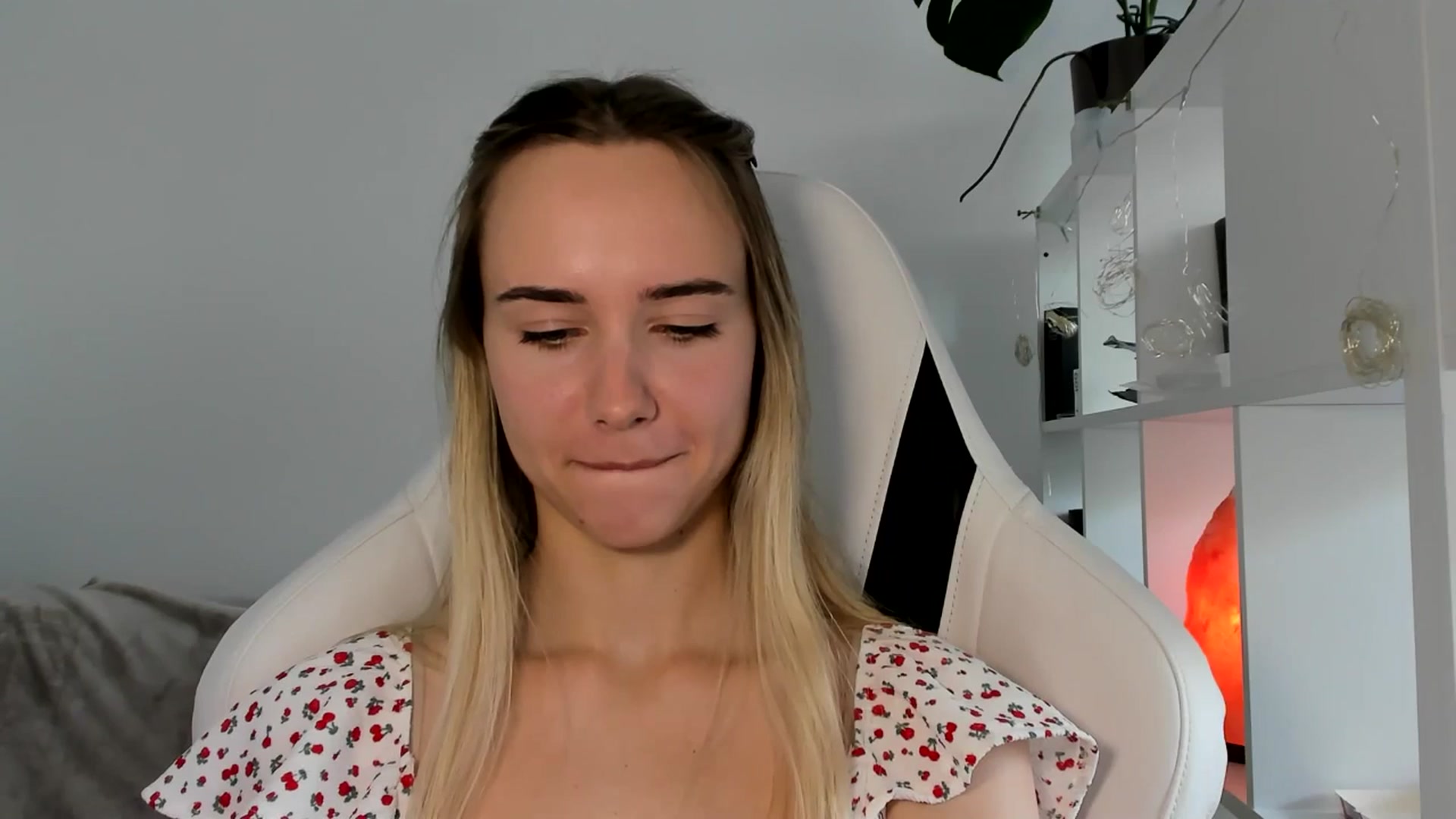 Gallery image thumbnail from OhAlisa's myfreecams stream on, 06/17/2025, 14:10 image 12 of 20