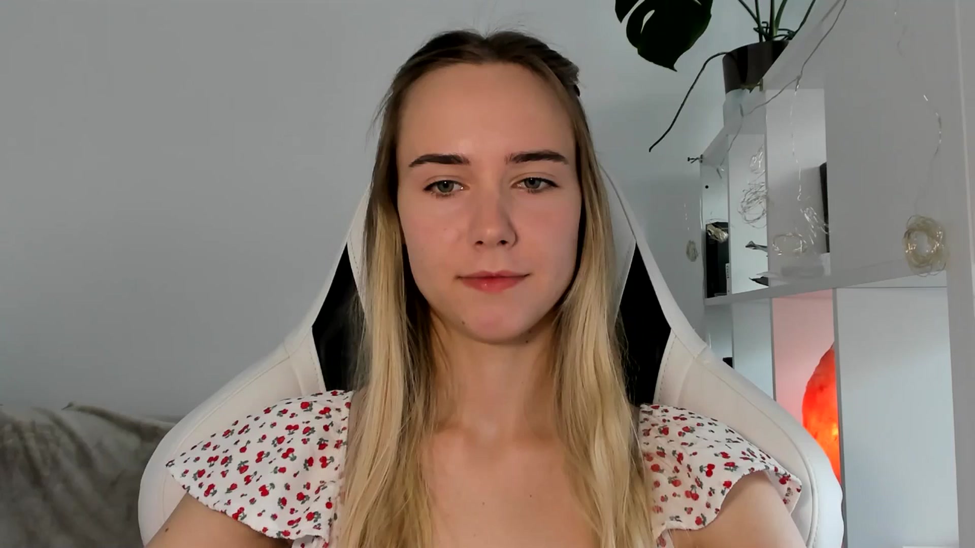 Gallery image thumbnail from OhAlisa's myfreecams stream on, 06/17/2025, 14:10 image 1 of 20