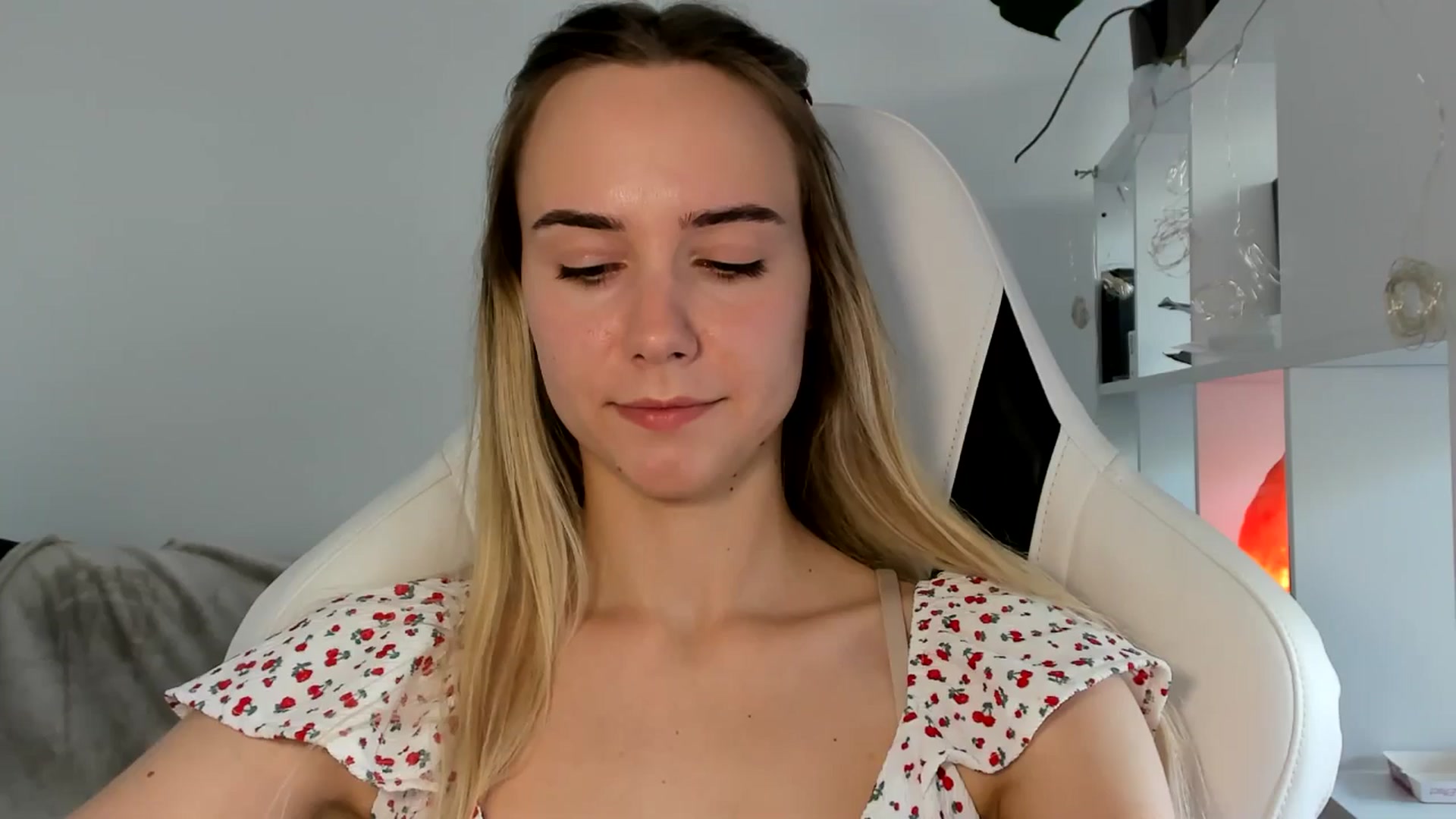 Gallery image thumbnail from OhAlisa's myfreecams stream on, 06/17/2025, 16:25 image 16 of 20