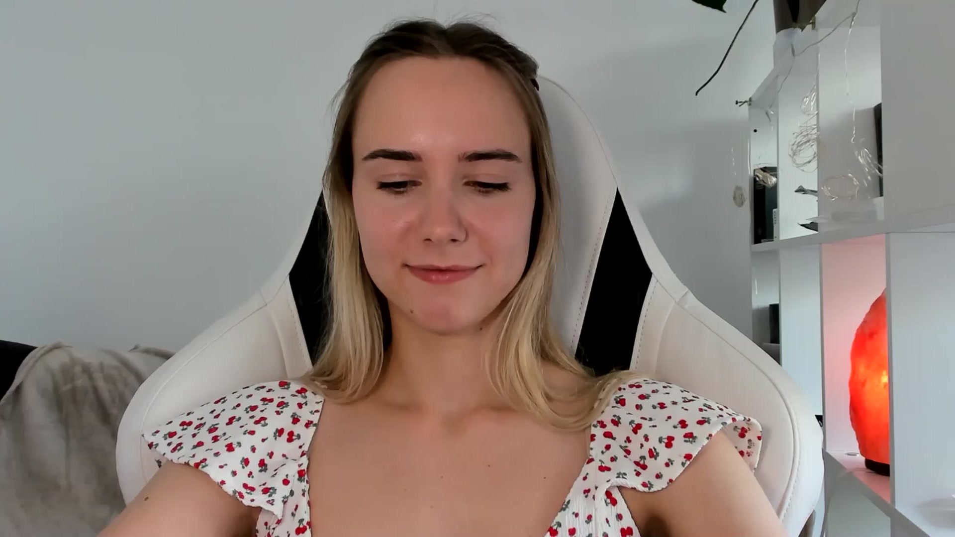 Gallery image thumbnail from OhAlisa's myfreecams stream on, 06/17/2025, 16:25 image 1 of 20