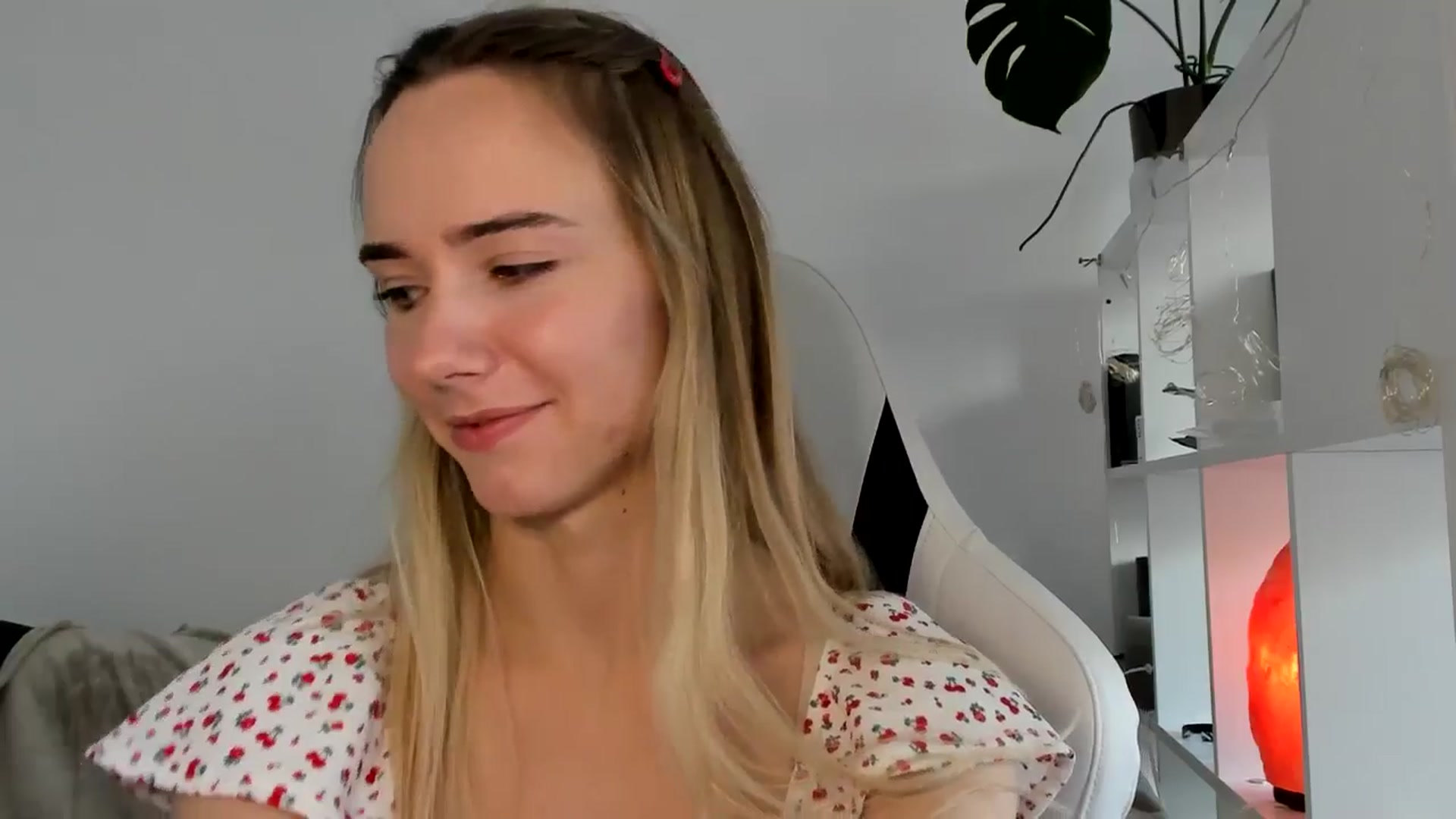 Gallery image thumbnail from OhAlisa's myfreecams stream on, 06/17/2025, 16:25 image 6 of 20