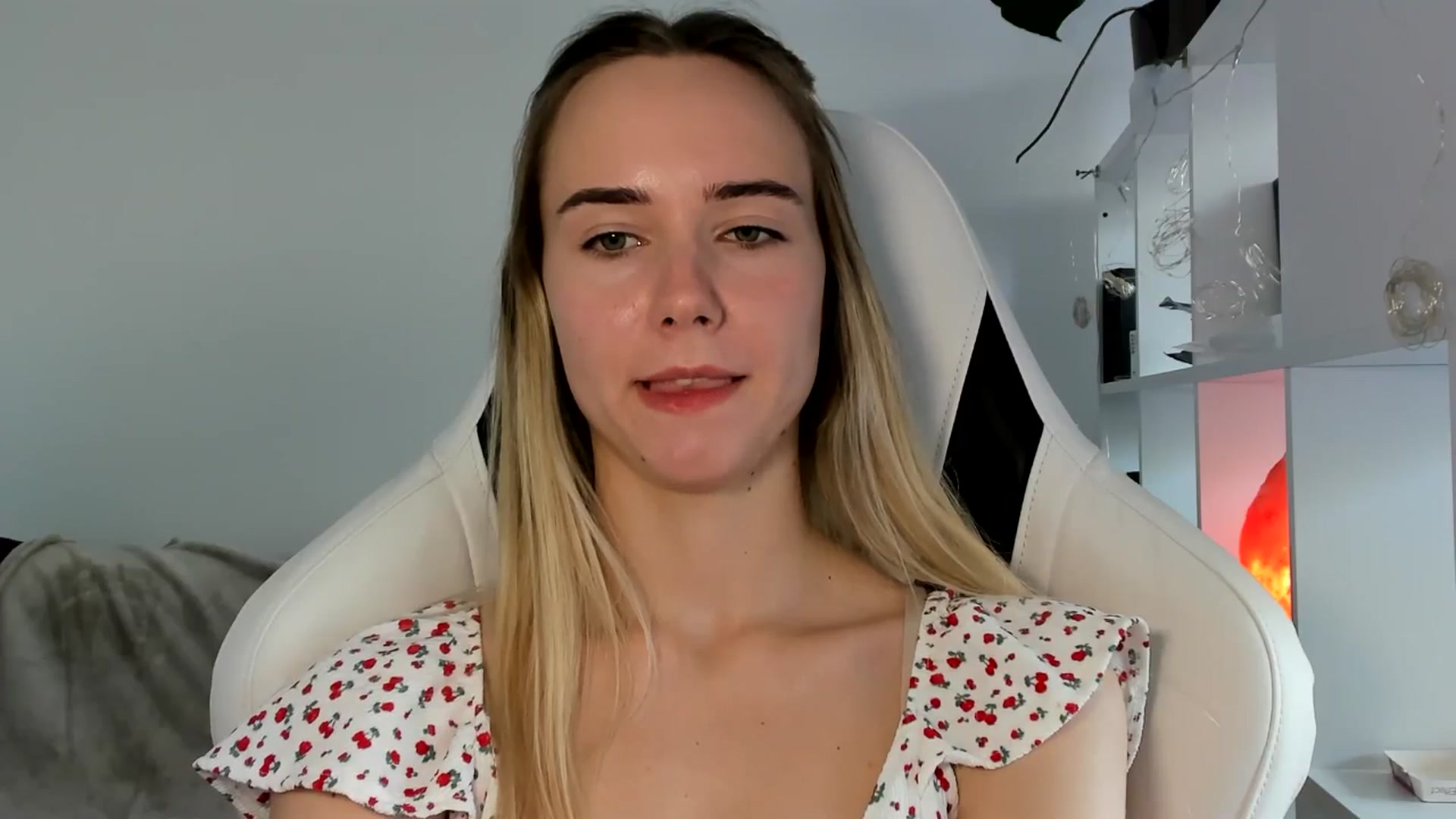 Gallery image thumbnail from OhAlisa's myfreecams stream on, 06/17/2025, 16:25 image 19 of 20