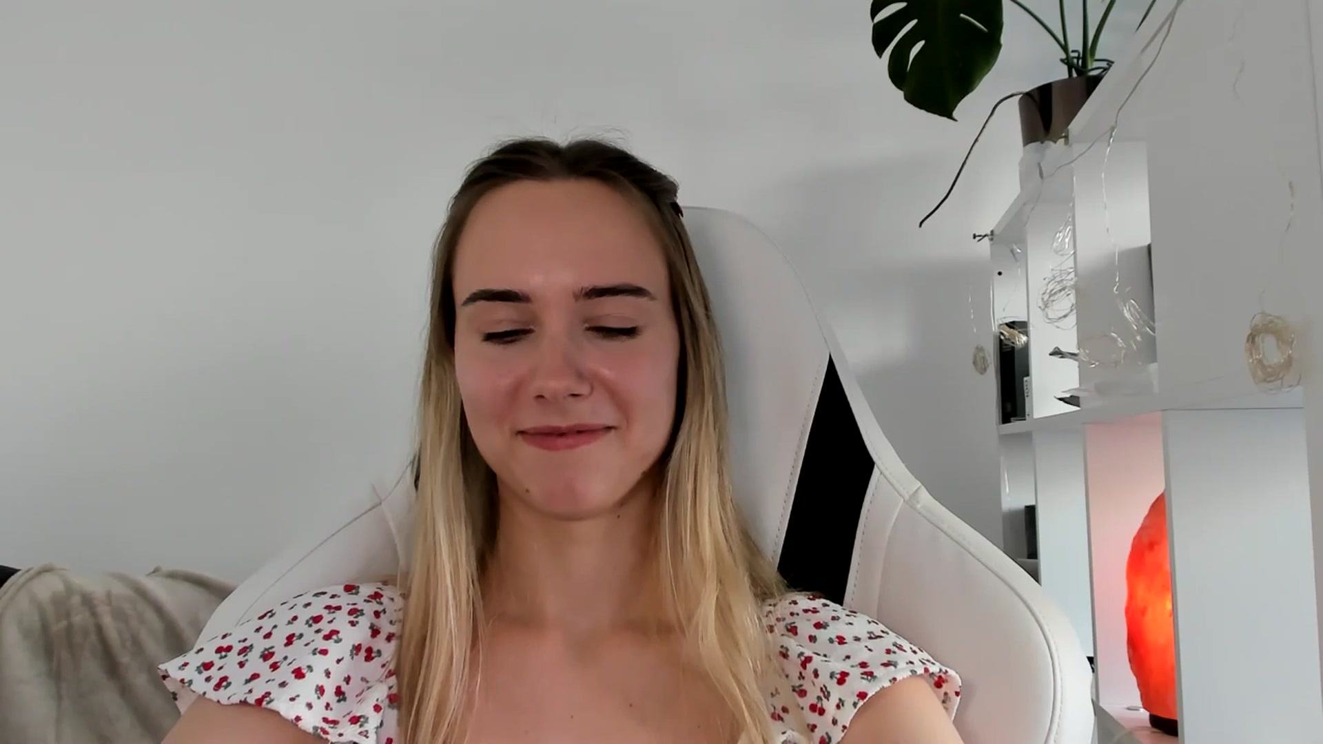 Gallery image thumbnail from OhAlisa's myfreecams stream on, 06/17/2025, 16:25 image 12 of 20
