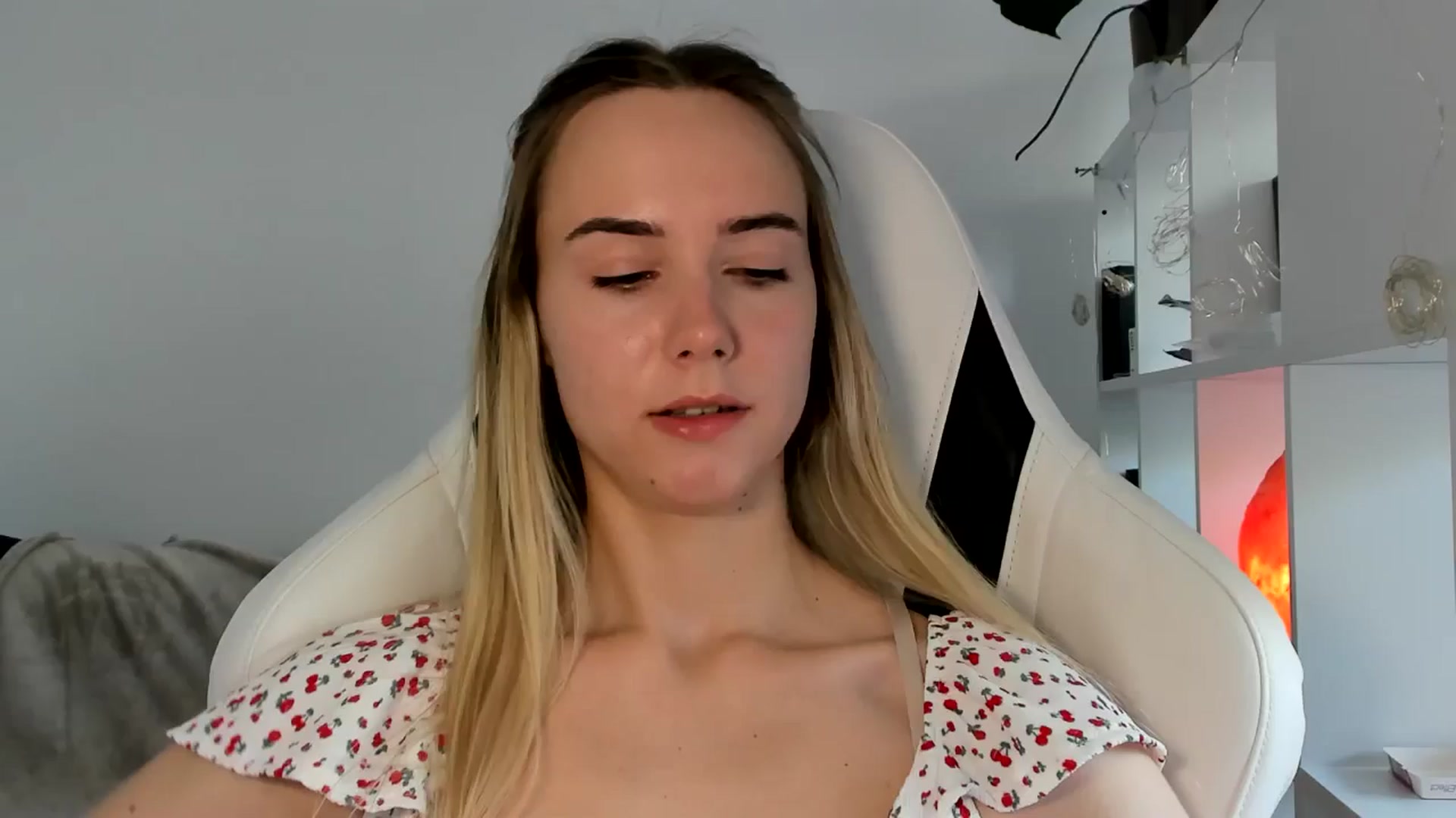 Gallery image thumbnail from OhAlisa's myfreecams stream on, 06/17/2025, 16:25 image 17 of 20