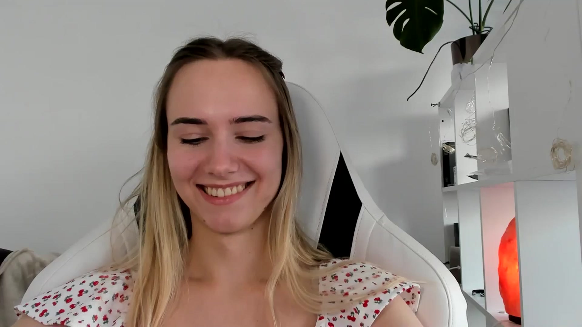 Gallery image thumbnail from OhAlisa's myfreecams stream on, 06/17/2025, 16:25 image 4 of 20