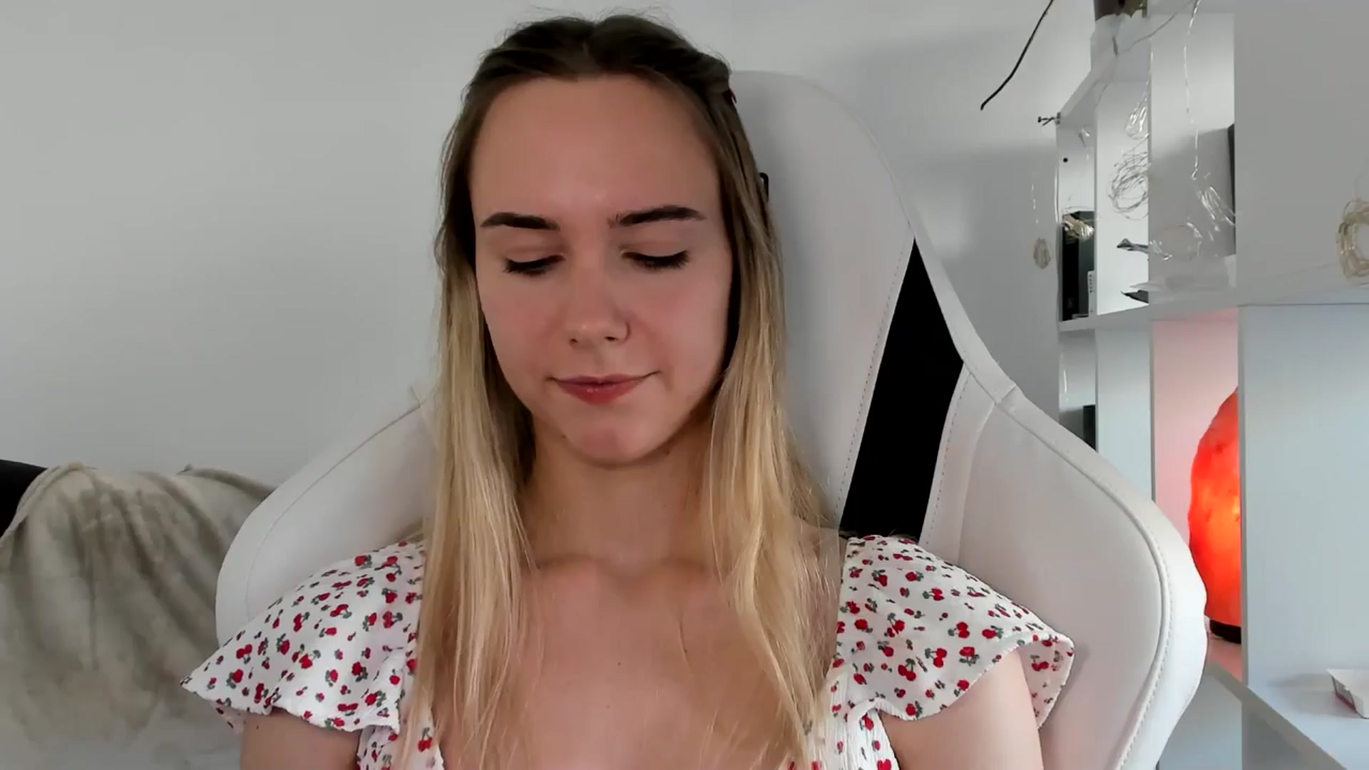 Gallery image thumbnail from OhAlisa's myfreecams stream on, 06/17/2025, 16:25 image 14 of 20