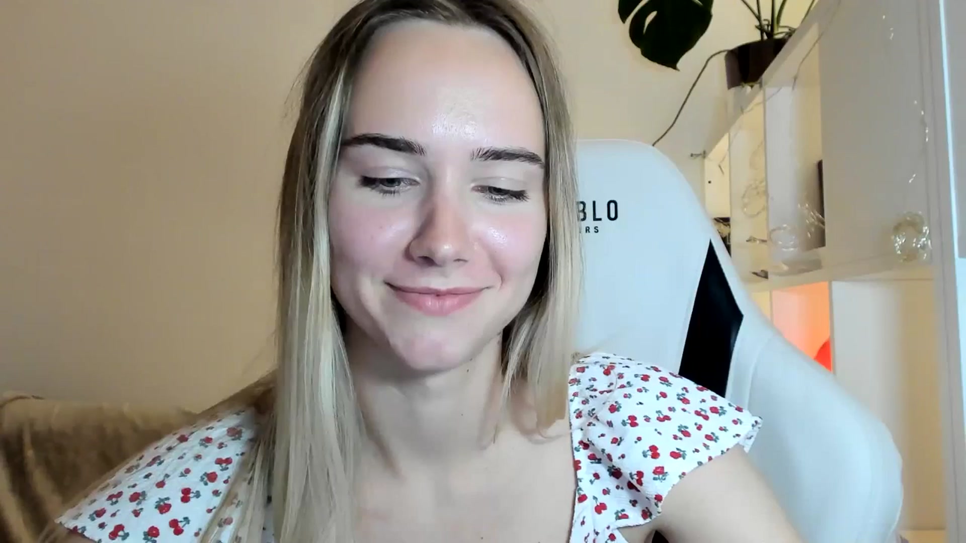 Gallery image thumbnail from OhAlisa's myfreecams stream on, 06/17/2025, 19:54 image 14 of 20