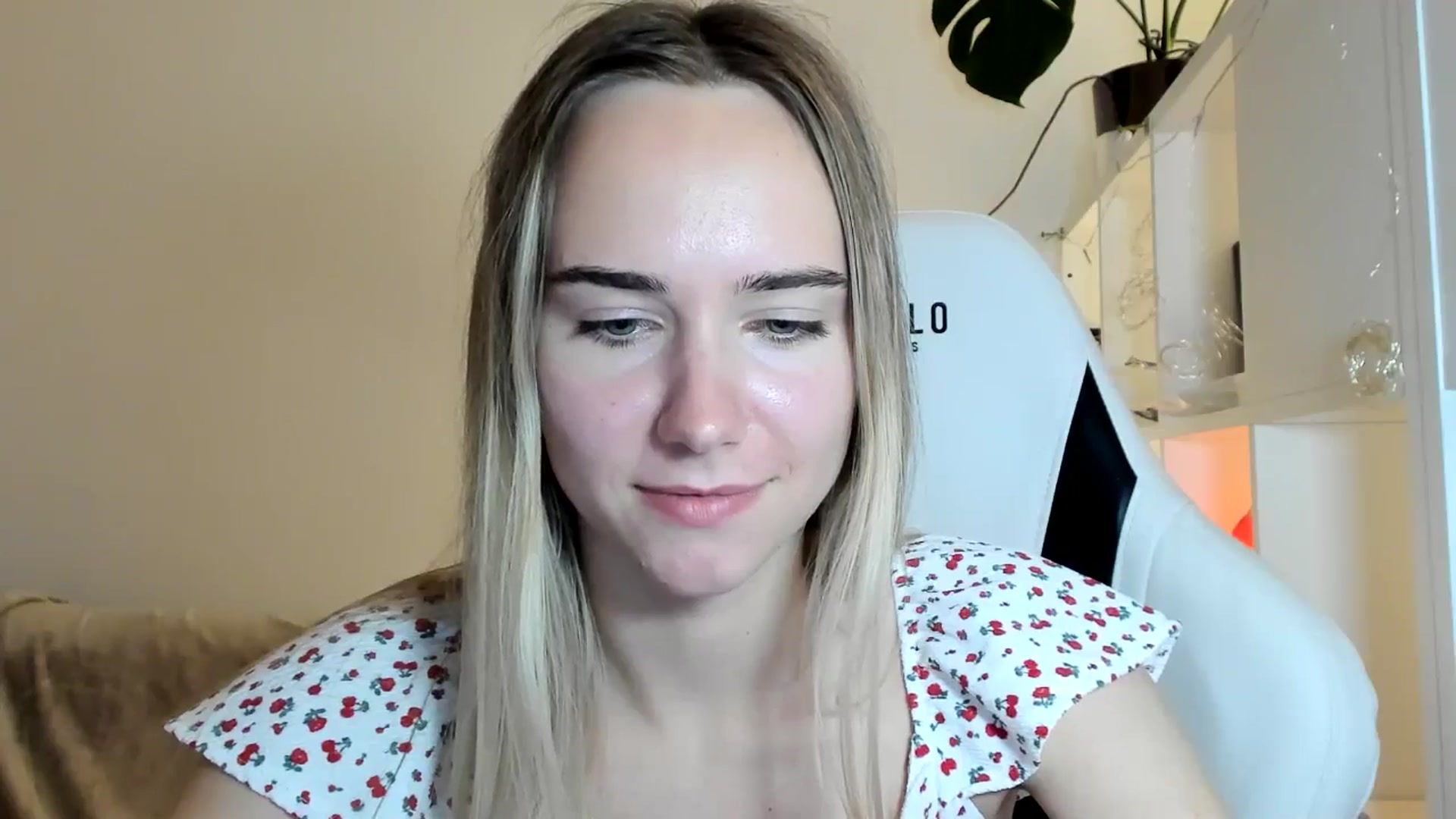 Gallery image thumbnail from OhAlisa's myfreecams stream on, 06/17/2025, 19:54 image 17 of 20