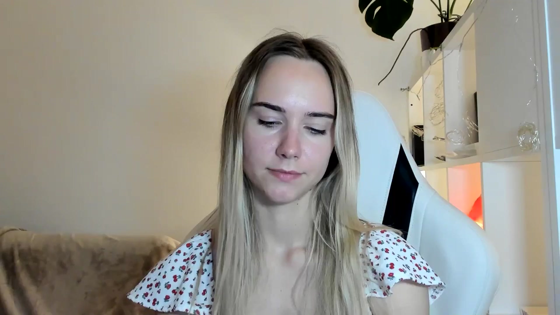 Gallery image thumbnail from OhAlisa's myfreecams stream on, 06/17/2025, 19:54 image 10 of 20