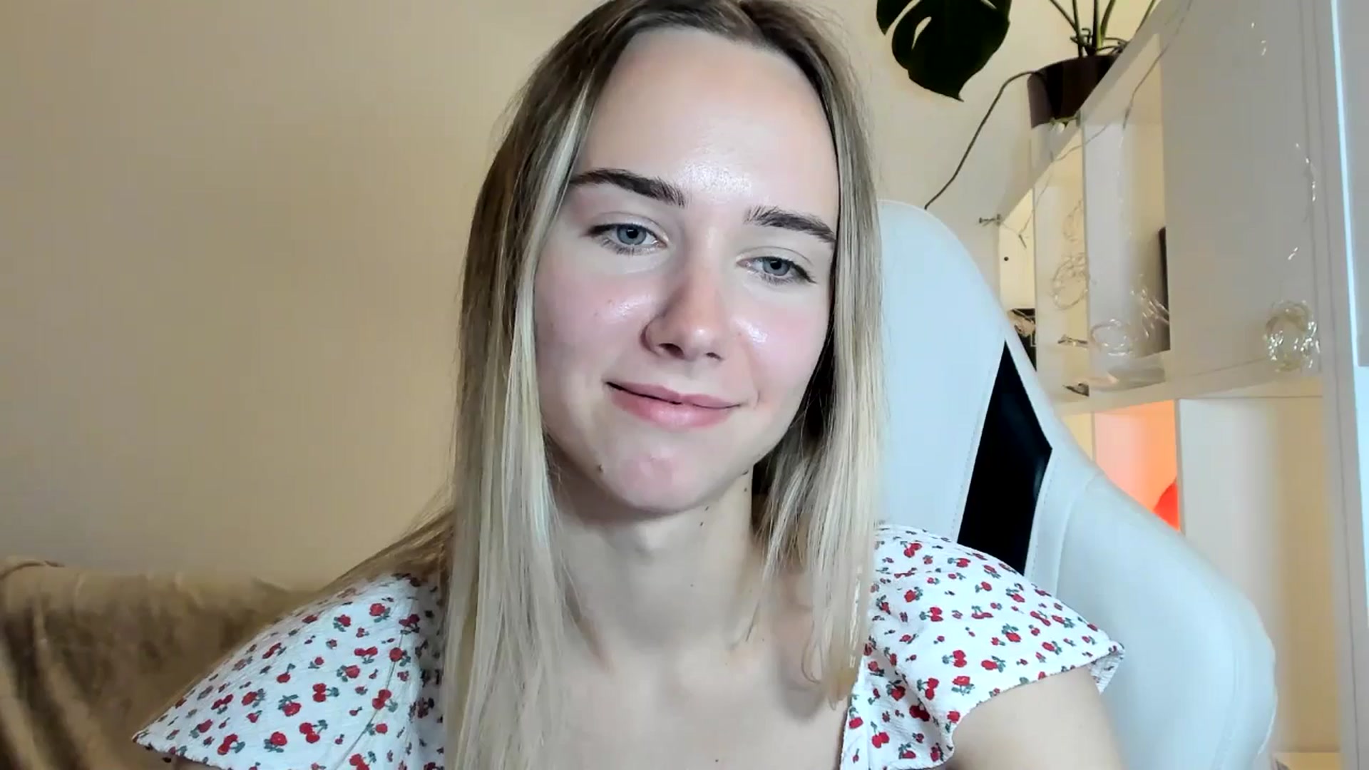 Gallery image thumbnail from OhAlisa's myfreecams stream on, 06/17/2025, 19:54 image 16 of 20