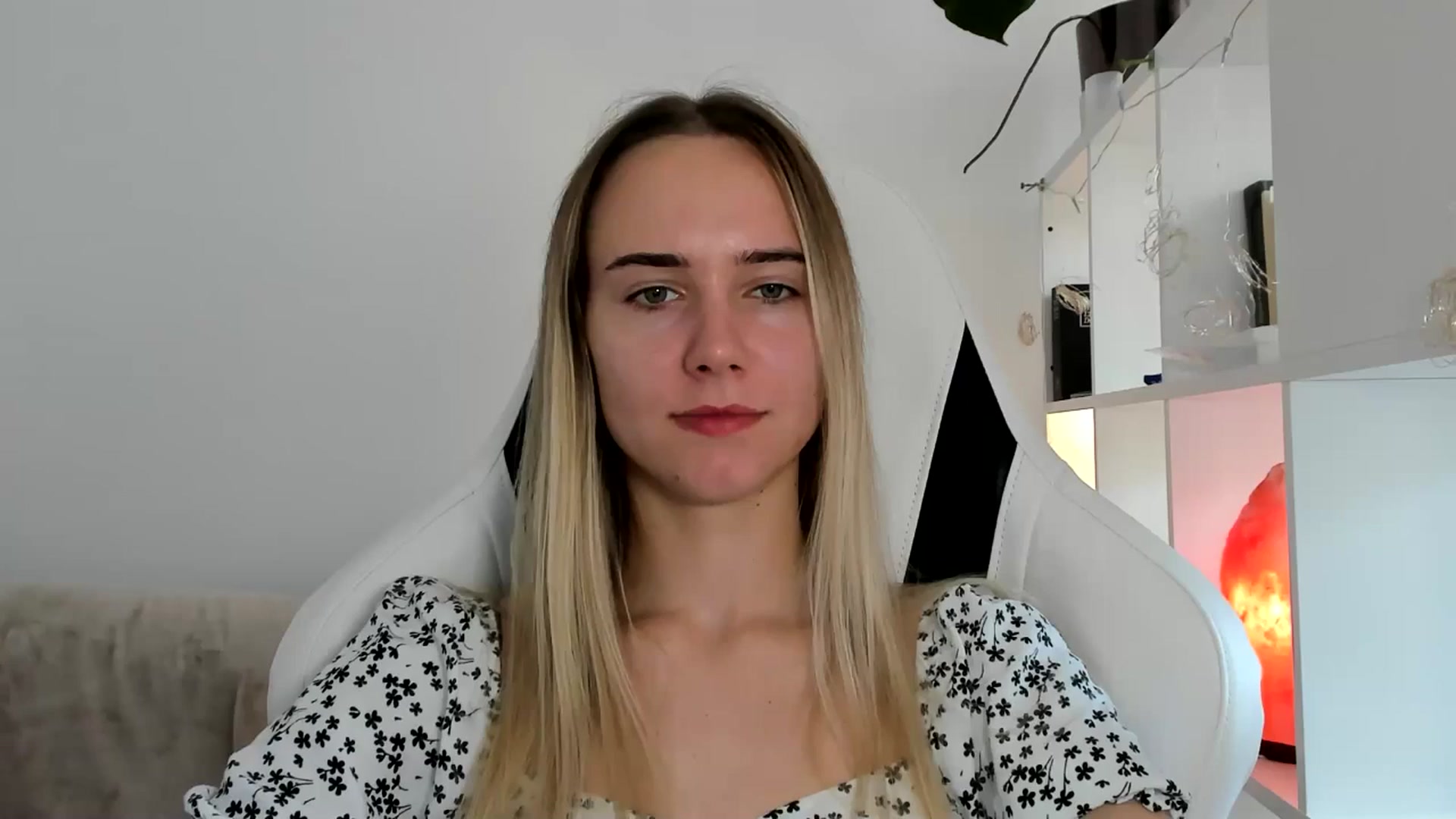 Gallery image thumbnail from OhAlisa's myfreecams stream on, 06/19/2025, 15:35 image 1 of 20