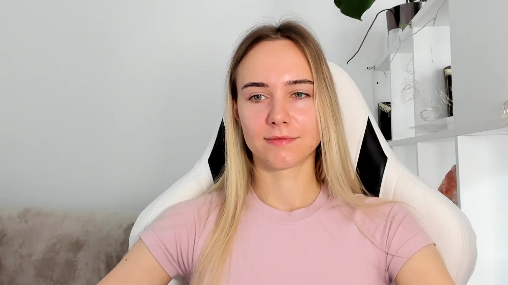 Gallery image thumbnail from OhAlisa's myfreecams stream on, 06/20/2025, 08:57 image 9 of 20